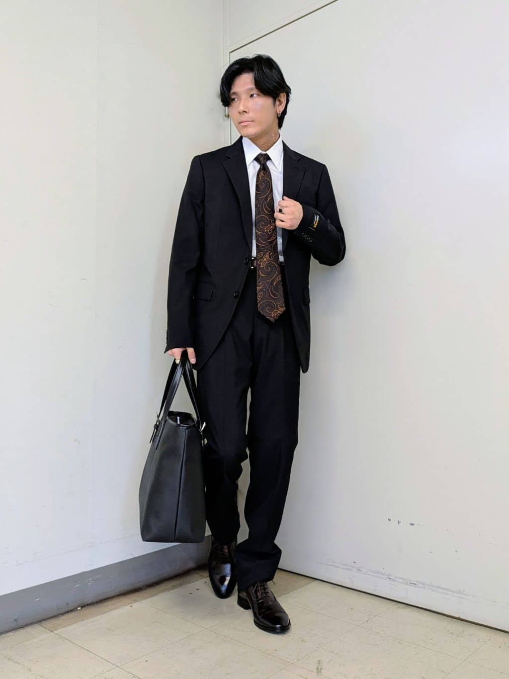 TAKEO KIKUCHIの【Begin12月号掲載】コーデュラ(R)トロピカル ストレッチ スーツを使ったコーディネートを紹介します。｜Rakuten Fashion(楽天ファッション／旧楽天ブランドアベニュー)6305995