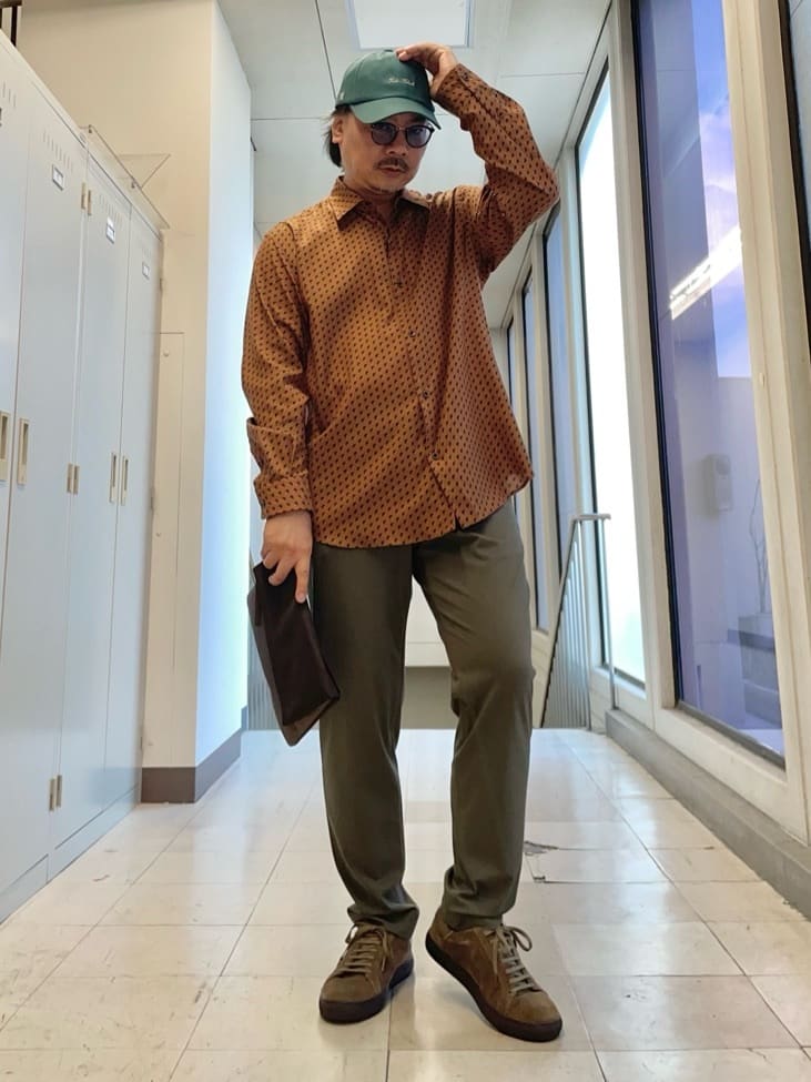 TAKEO KIKUCHIのボーラーハット柄 長袖シャツを使ったコーディネートを紹介します。｜Rakuten Fashion(楽天ファッション／旧楽天ブランドアベニュー)6305943