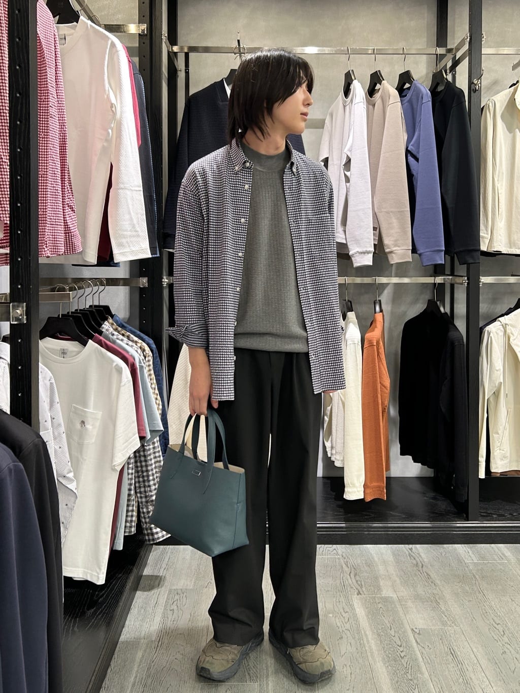 TAKEO KIKUCHIの【抗菌防臭】サッカーギンガムチェック ボタンダウンシャツを使ったコーディネートを紹介します。｜Rakuten Fashion(楽天ファッション／旧楽天ブランドアベニュー)6305946
