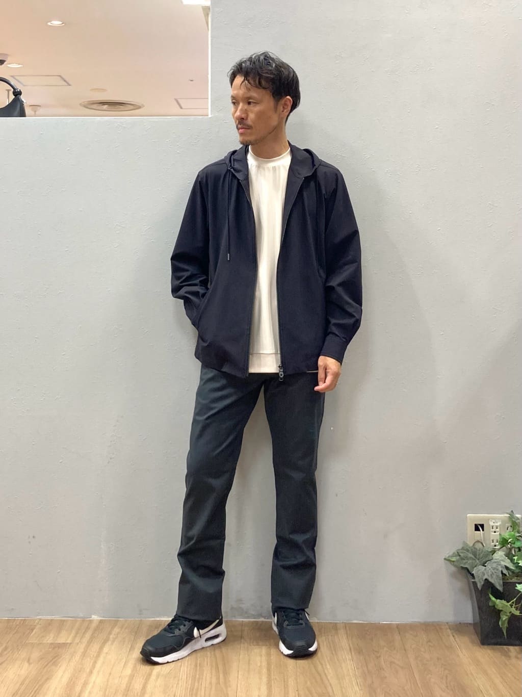 TAKEO KIKUCHIの【3D ナイロン ストレッチ】ジップアップ フードブルゾンを使ったコーディネートを紹介します。｜Rakuten Fashion(楽天ファッション／旧楽天ブランドアベニュー)6306009