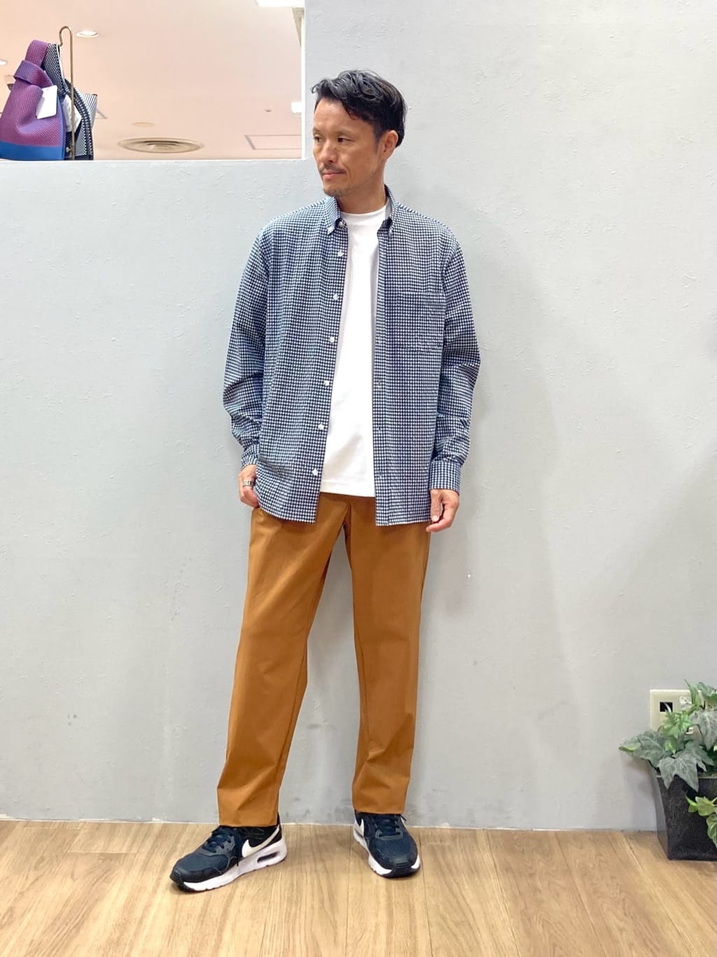TAKEO KIKUCHIの【抗菌防臭】サッカーギンガムチェック ボタンダウンシャツを使ったコーディネートを紹介します。｜Rakuten Fashion(楽天ファッション／旧楽天ブランドアベニュー)6306011