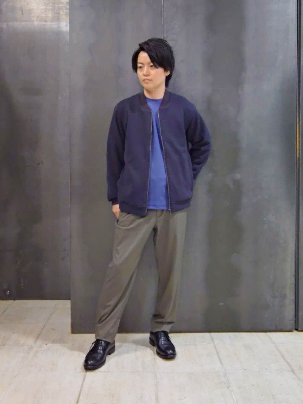 TAKEO KIKUCHIのニットライクジャージ ブルゾンを使ったコーディネートを紹介します。｜Rakuten Fashion(楽天ファッション／旧楽天ブランドアベニュー)6306685