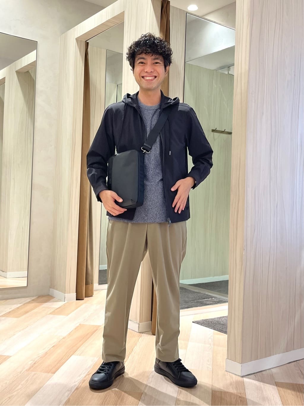 TAKEO KIKUCHIの【3D ナイロン ストレッチ】ジップアップ フードブルゾンを使ったコーディネートを紹介します。｜Rakuten Fashion(楽天ファッション／旧楽天ブランドアベニュー)6309150