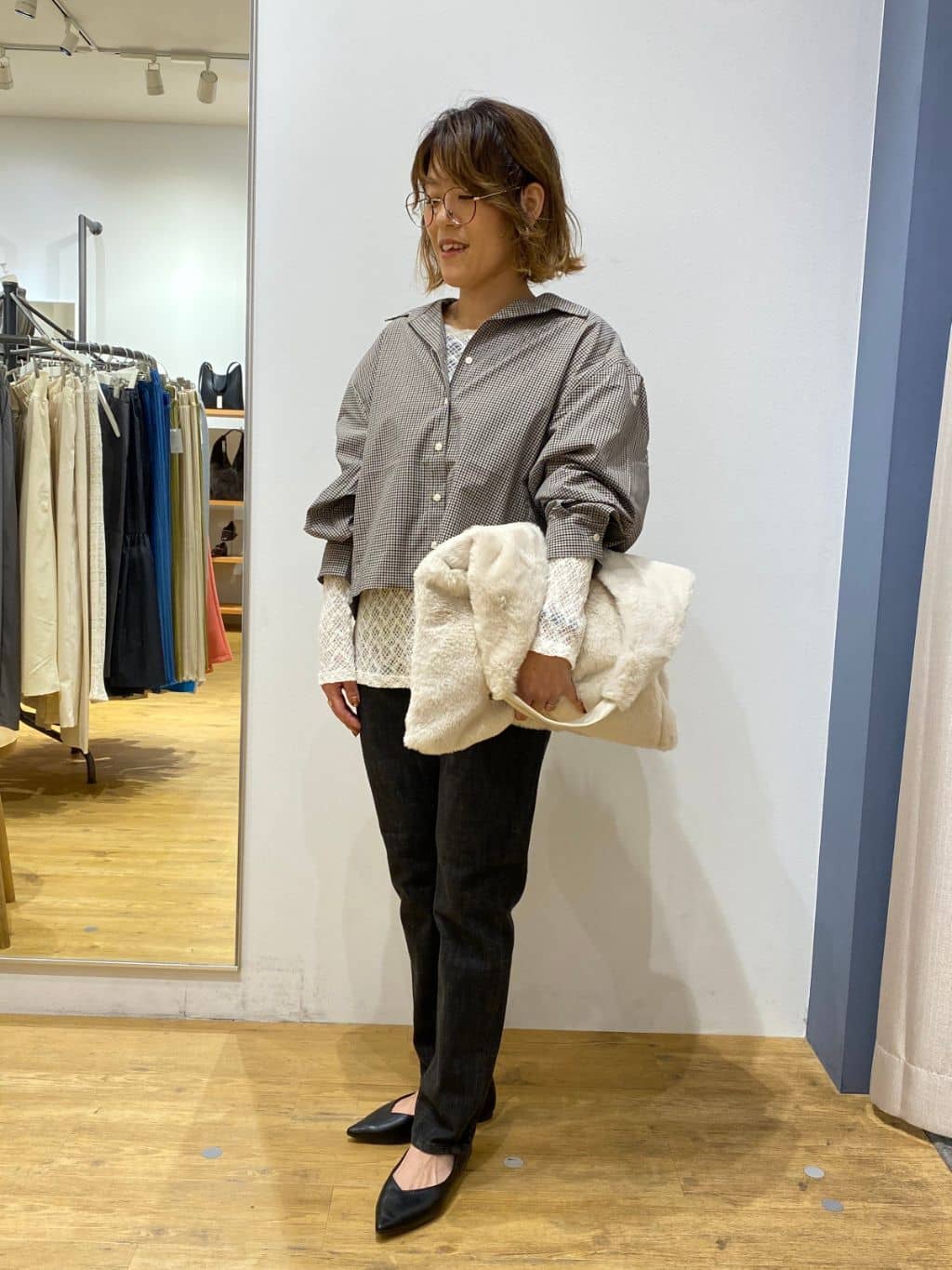 AMERICAN HOLICのクロップド丈バックタックチェックシャツを使ったコーディネートを紹介します。｜Rakuten Fashion(楽天ファッション／旧楽天ブランドアベニュー)6313065