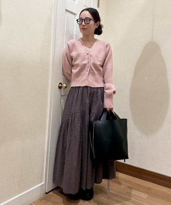 BEAMS HEARTのラメ クロップド カーディガンを使ったコーディネートを紹介します。｜Rakuten Fashion(楽天ファッション／旧楽天ブランドアベニュー)6314265