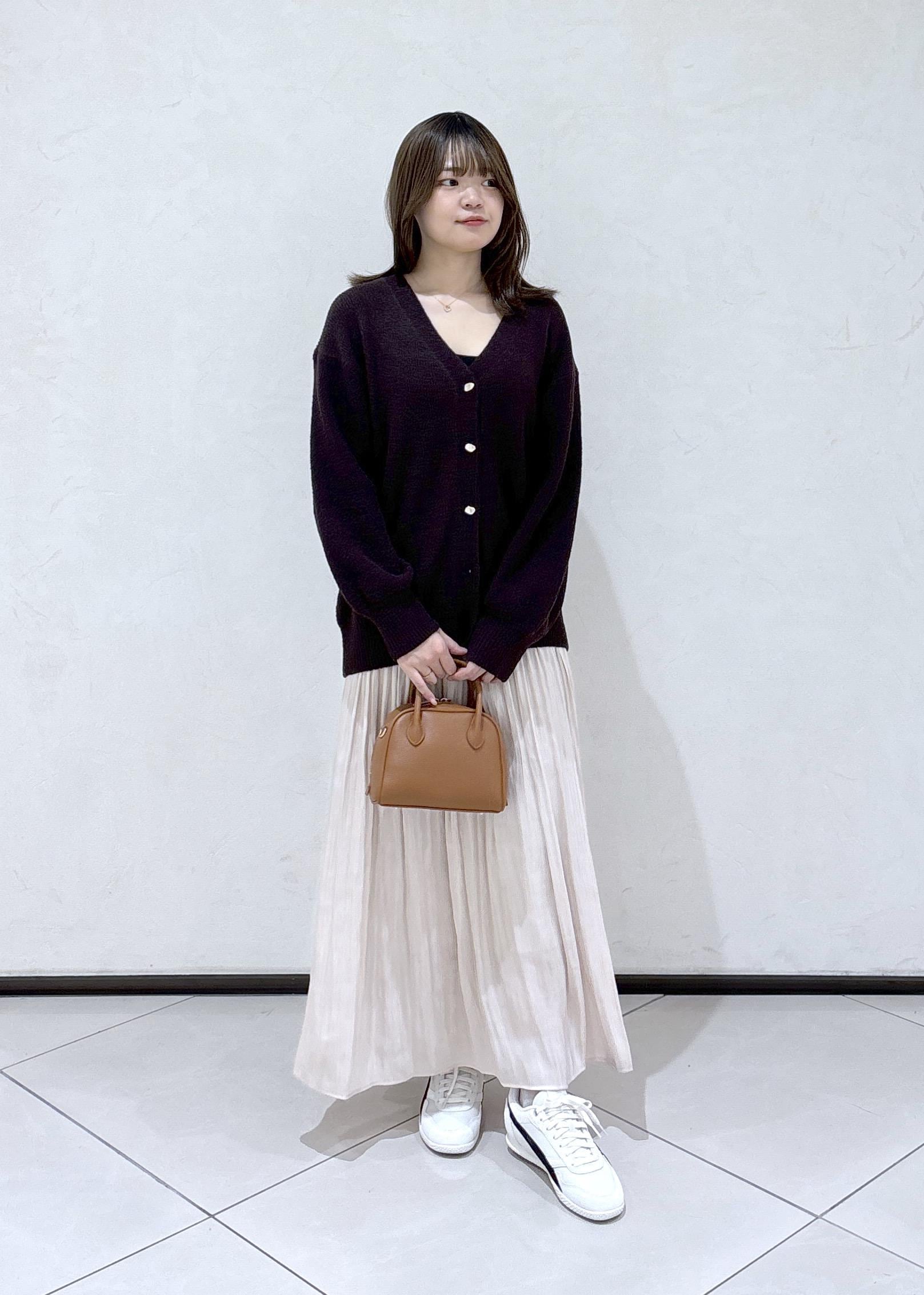ROPE' PICNICの【新色追加】スフレニットシリーズ 変形メタルボタンミドル丈カーディガン/イージーケア・リンクコーデを使ったコーディネートを紹介します。｜Rakuten Fashion(楽天ファッション／旧楽天ブランドアベニュー)6339506