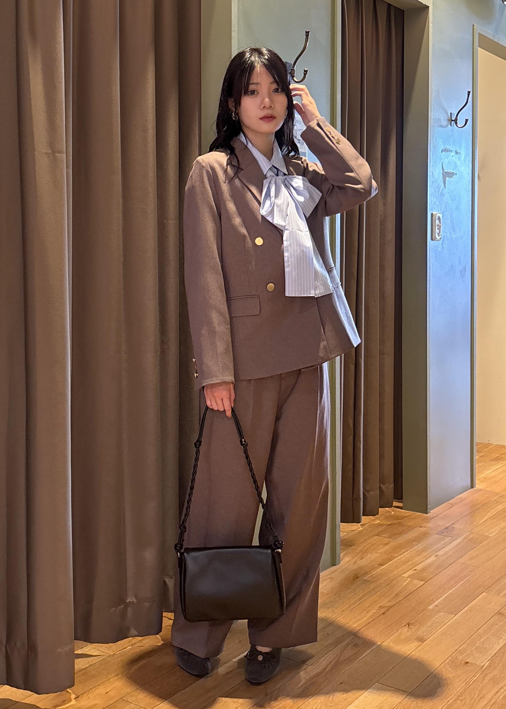 ROPE' PICNICの【防シワ】ボウタイ付きレギュラーシャツを使ったコーディネートを紹介します。｜Rakuten Fashion(楽天ファッション／旧楽天ブランドアベニュー)6339329