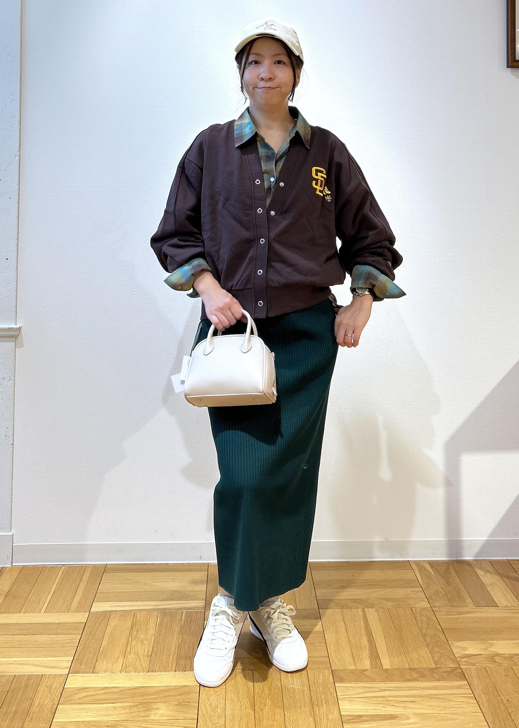 ROPE' PICNICのトタンテレコ Iラインリブニットスカートを使ったコーディネートを紹介します。｜Rakuten Fashion(楽天ファッション／旧楽天ブランドアベニュー)6353206