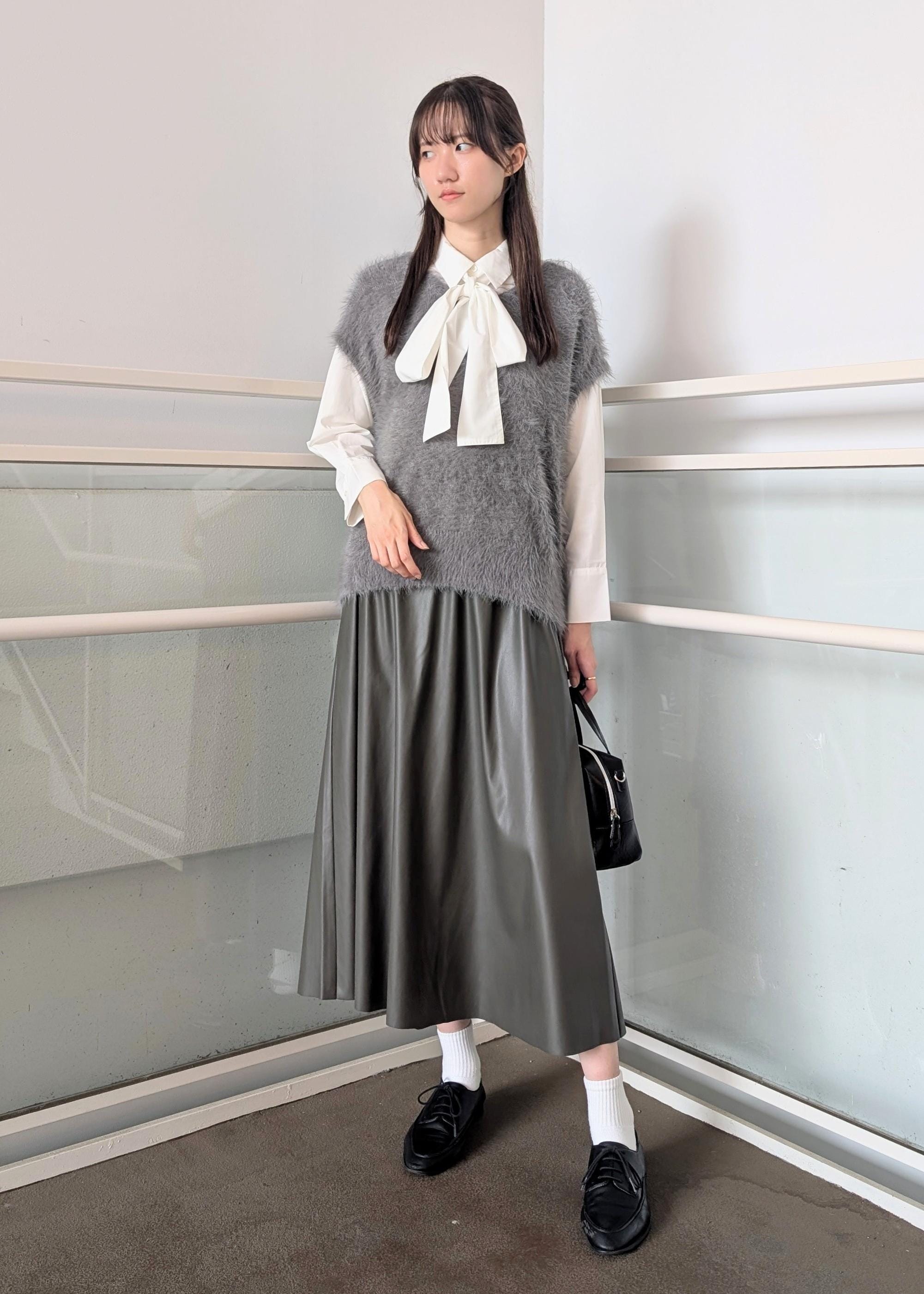 ROPE' PICNICのシャギーニットベストを使ったコーディネートを紹介します。｜Rakuten Fashion(楽天ファッション／旧楽天ブランドアベニュー)6353214