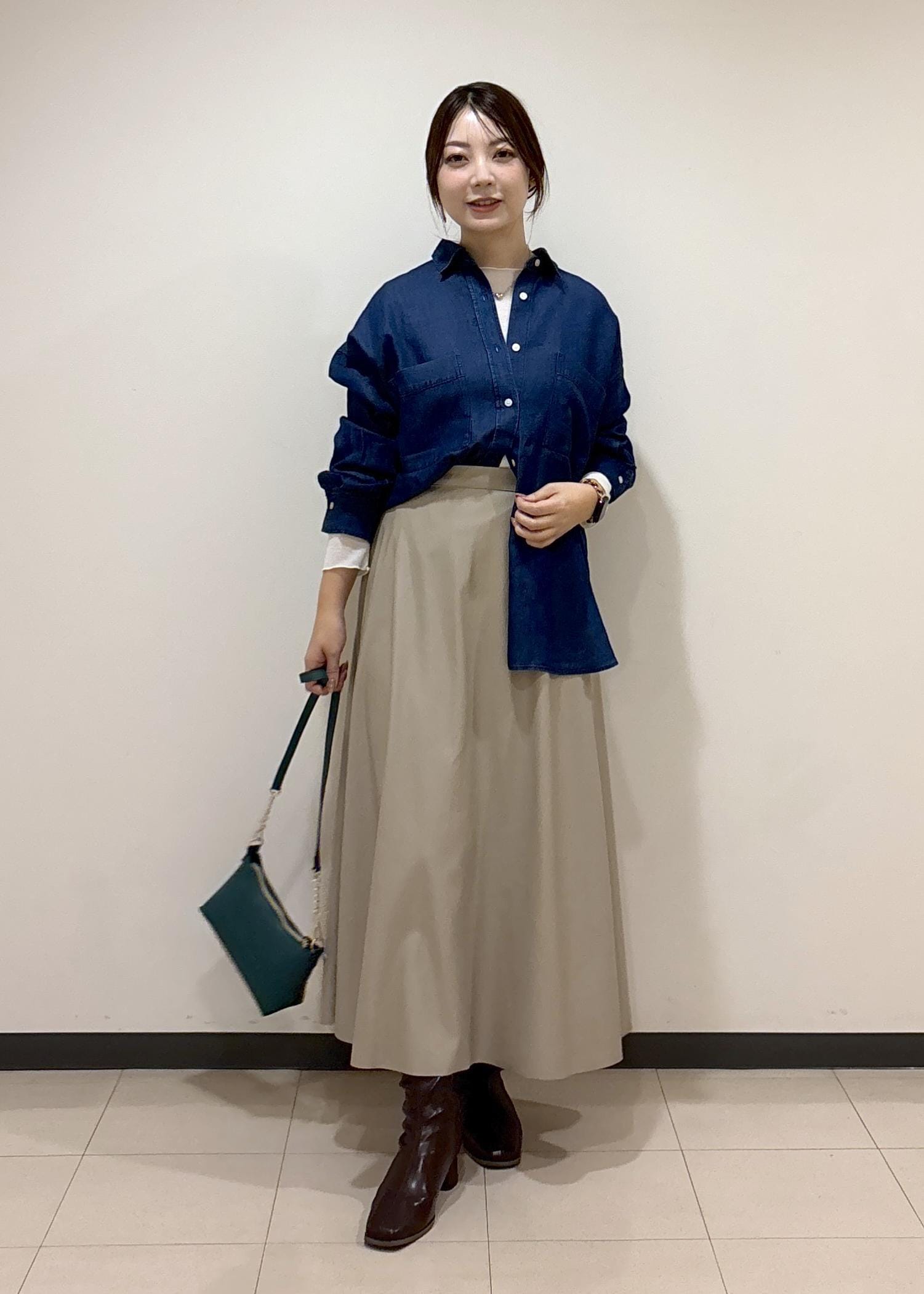 ROPE' PICNICのシャンブレーデニム調シャツを使ったコーディネートを紹介します。｜Rakuten Fashion(楽天ファッション／旧楽天ブランドアベニュー)6353253