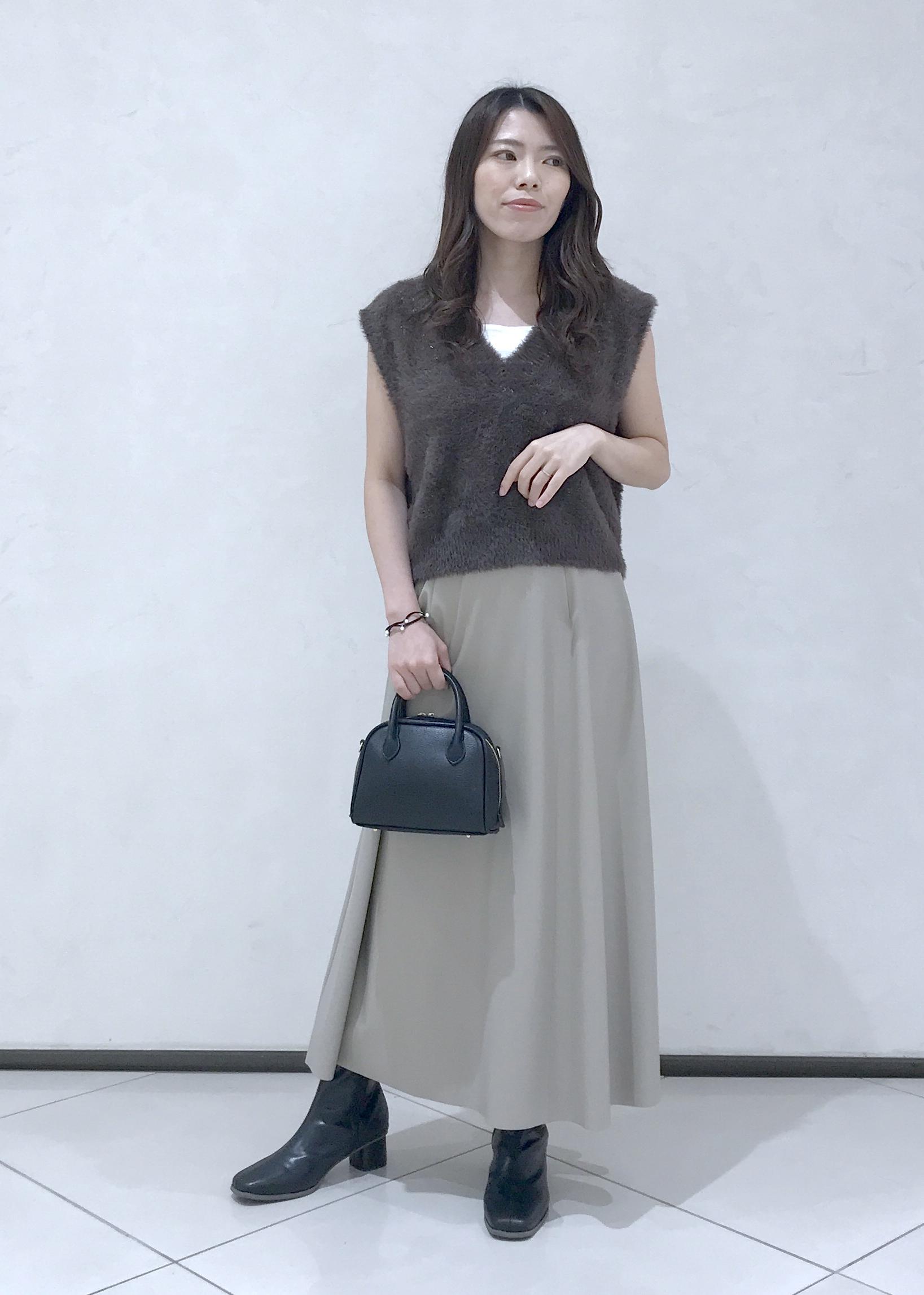 ROPE' PICNICのショートフェザーニットベストを使ったコーディネートを紹介します。｜Rakuten Fashion(楽天ファッション／旧楽天ブランドアベニュー)6353282