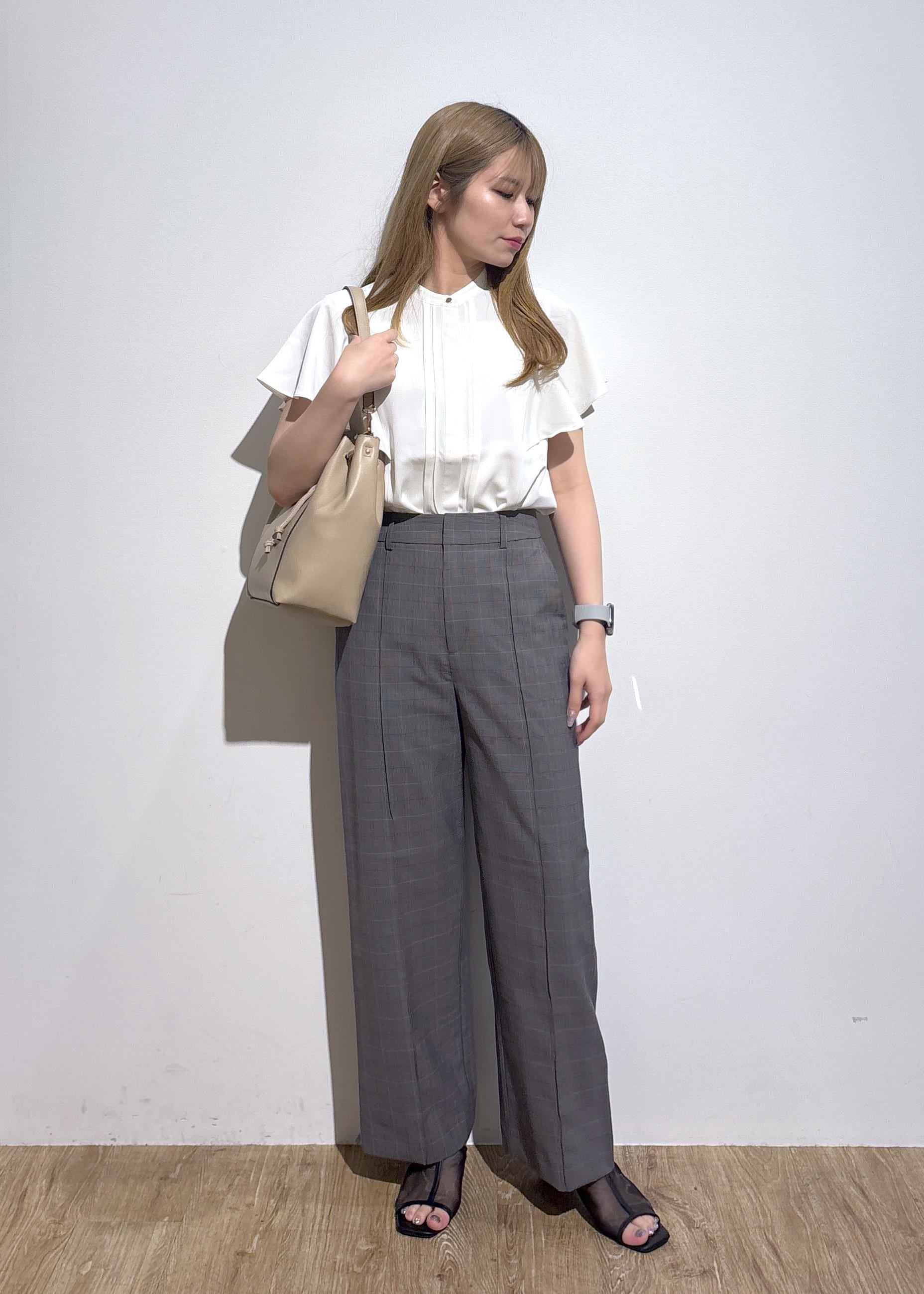 ROPE' PICNICの多機能ランダムタックハーフスリーブブラウス / 通勤にもを使ったコーディネートを紹介します。｜Rakuten Fashion(楽天ファッション／旧楽天ブランドアベニュー)6353378