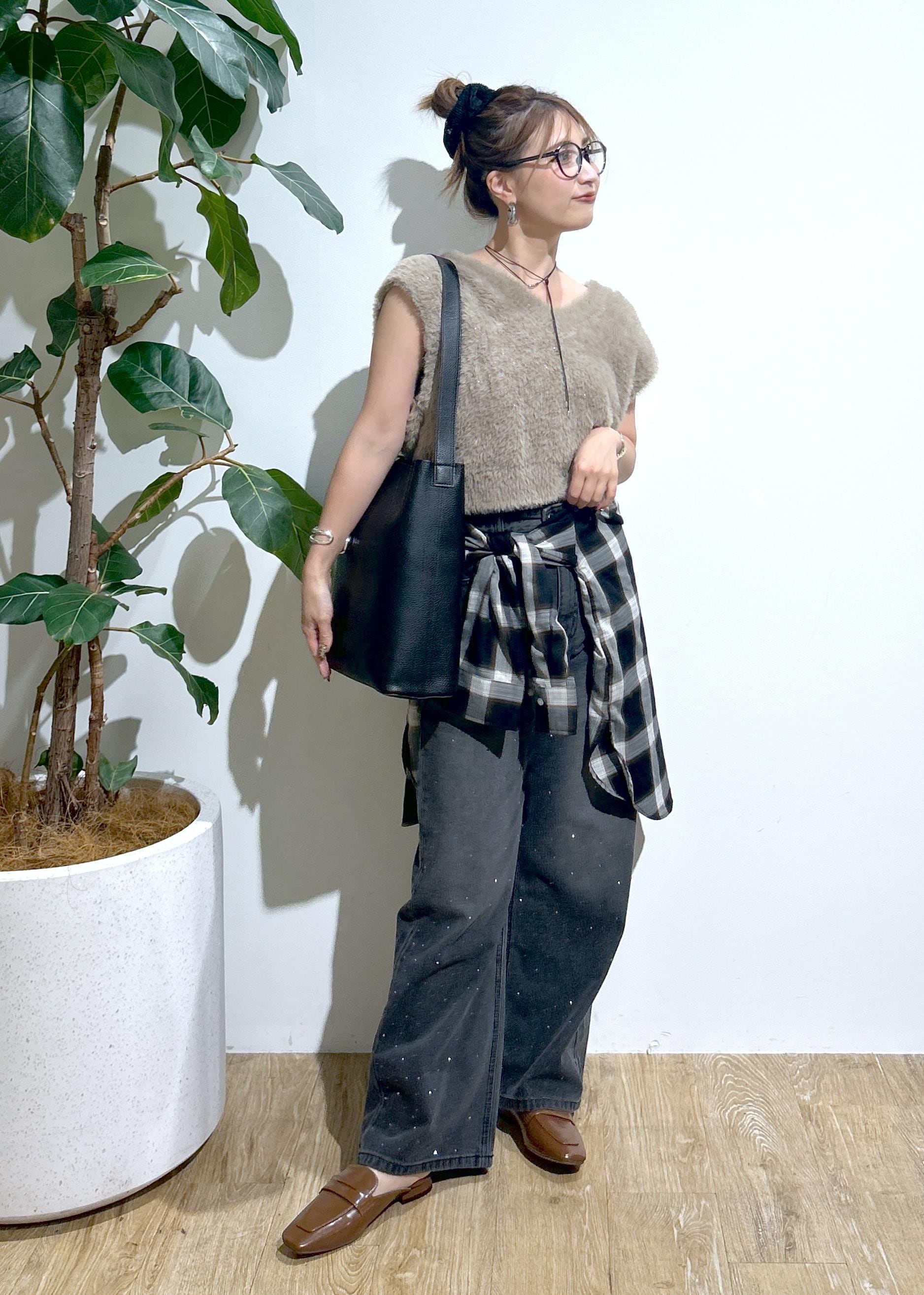 ROPE' PICNICのショートフェザーニットベストを使ったコーディネートを紹介します。｜Rakuten Fashion(楽天ファッション／旧楽天ブランドアベニュー)6353438