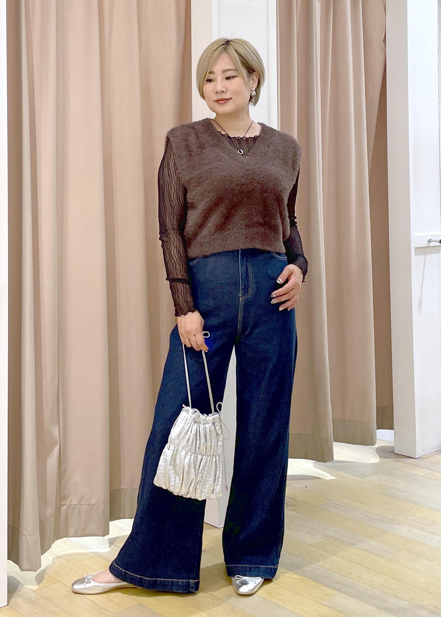 ROPE' PICNICのショートフェザーニットベストを使ったコーディネートを紹介します。｜Rakuten Fashion(楽天ファッション／旧楽天ブランドアベニュー)6353445