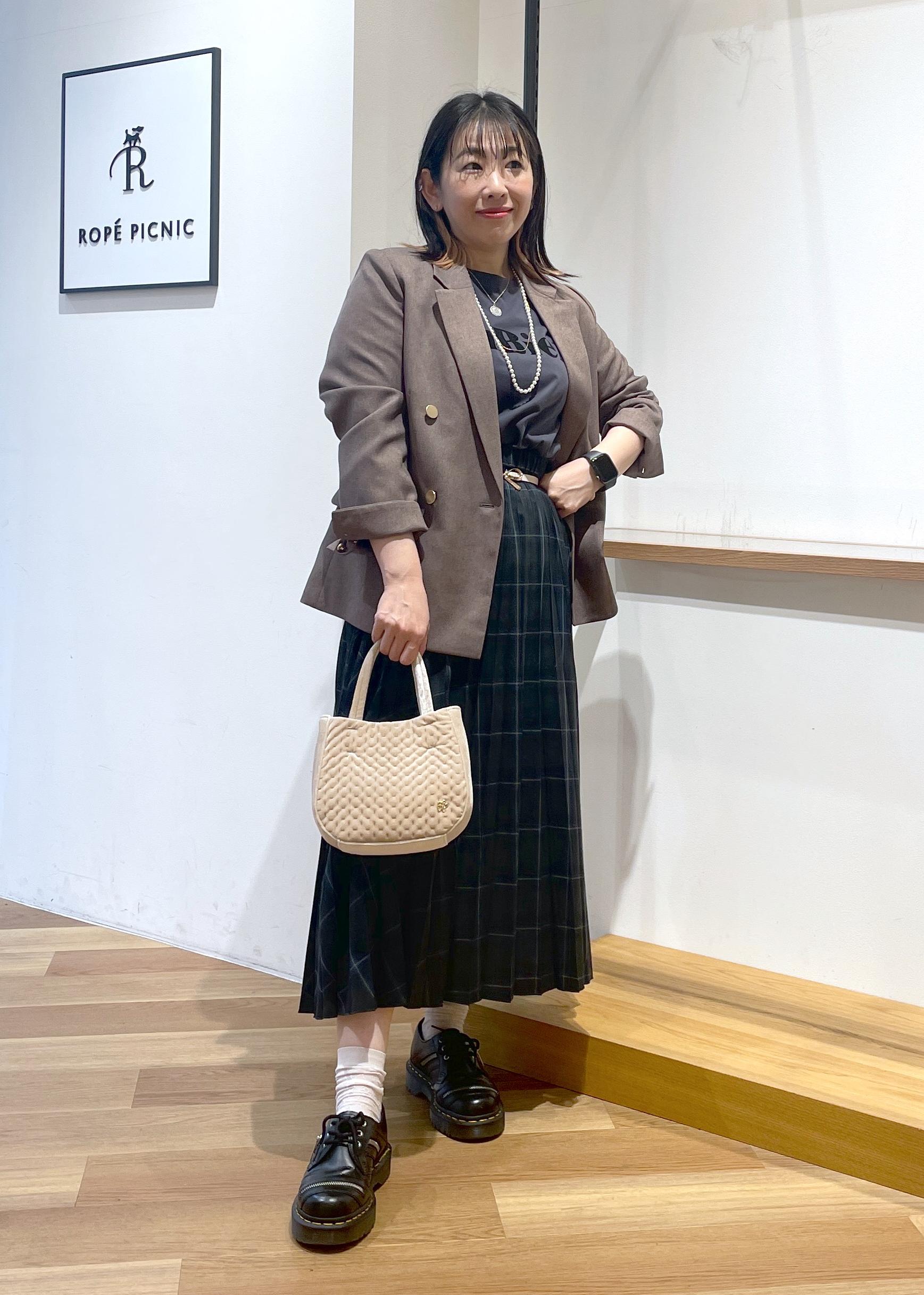 ROPE' PICNICのレディハンサムシリーズ ウールライク金ボタンジャケット(半裏地)/セットアップ・通勤対応を使ったコーディネートを紹介します。｜Rakuten Fashion(楽天ファッション／旧楽天ブランドアベニュー)6353520