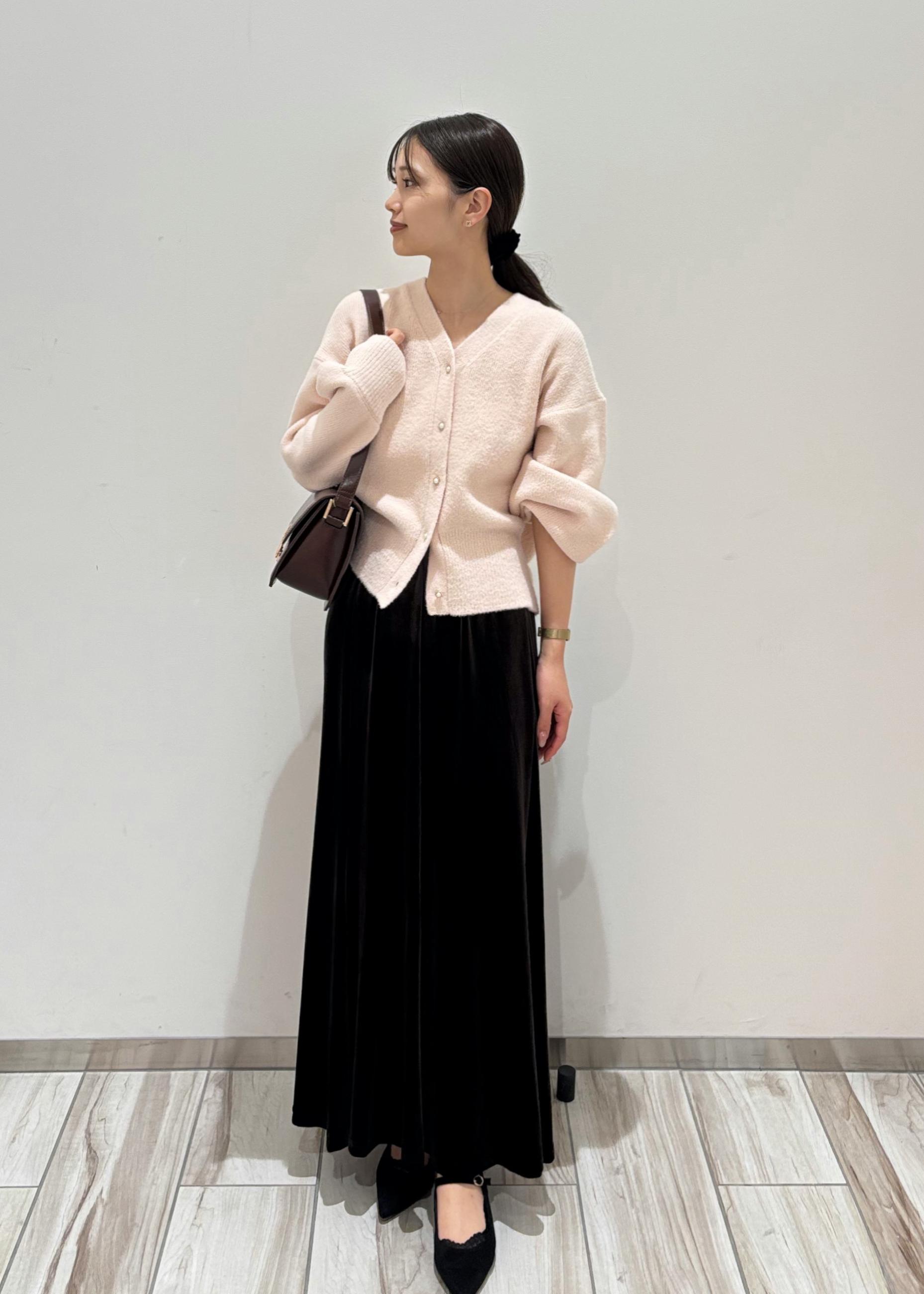 ROPE' PICNICのベロアナロースカートを使ったコーディネートを紹介します。｜Rakuten Fashion(楽天ファッション／旧楽天ブランドアベニュー)6402004