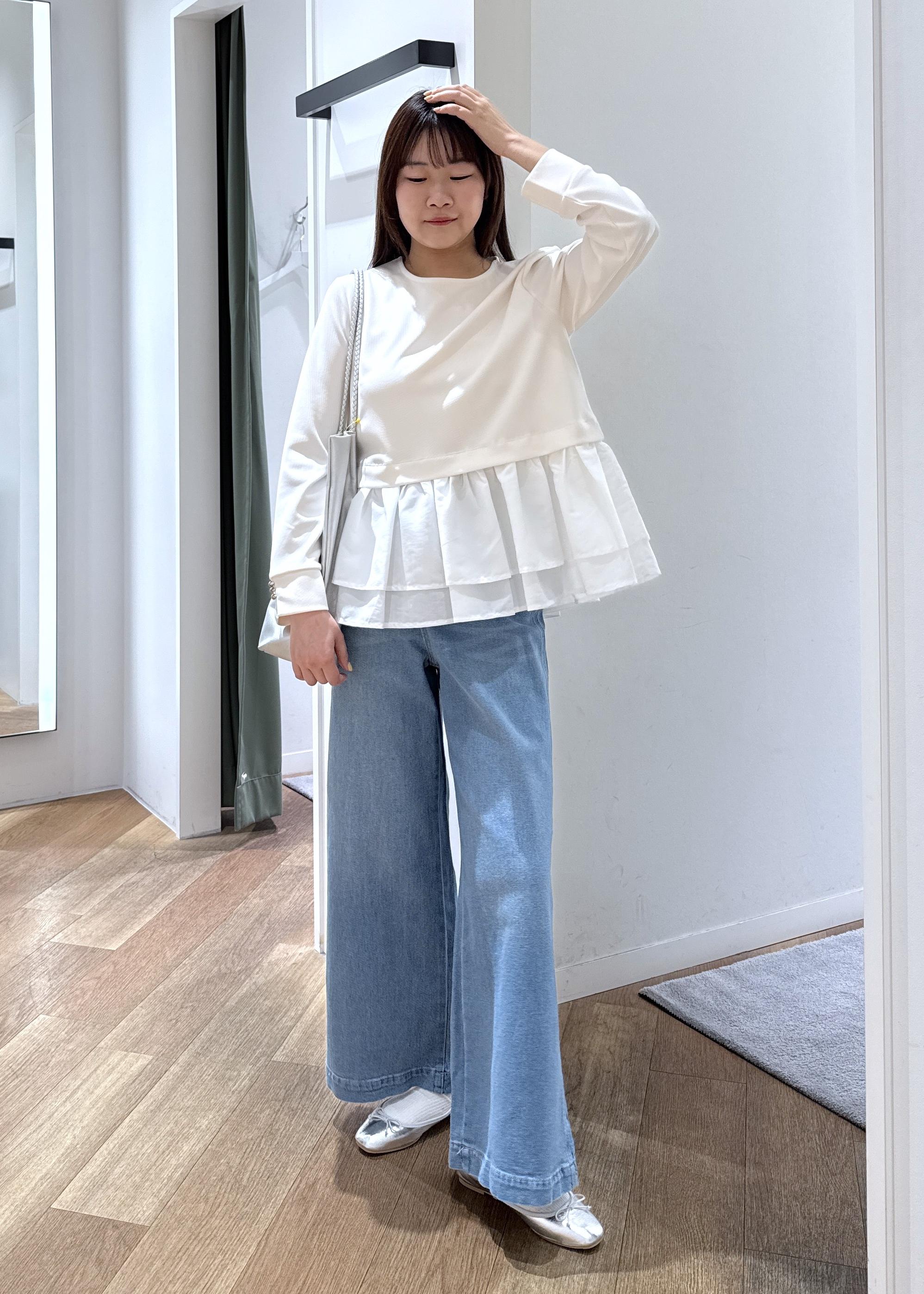 ROPE' PICNICの布帛ドッキングペプラムギャザープルオーバーを使ったコーディネートを紹介します。｜Rakuten Fashion(楽天ファッション／旧楽天ブランドアベニュー)6402094