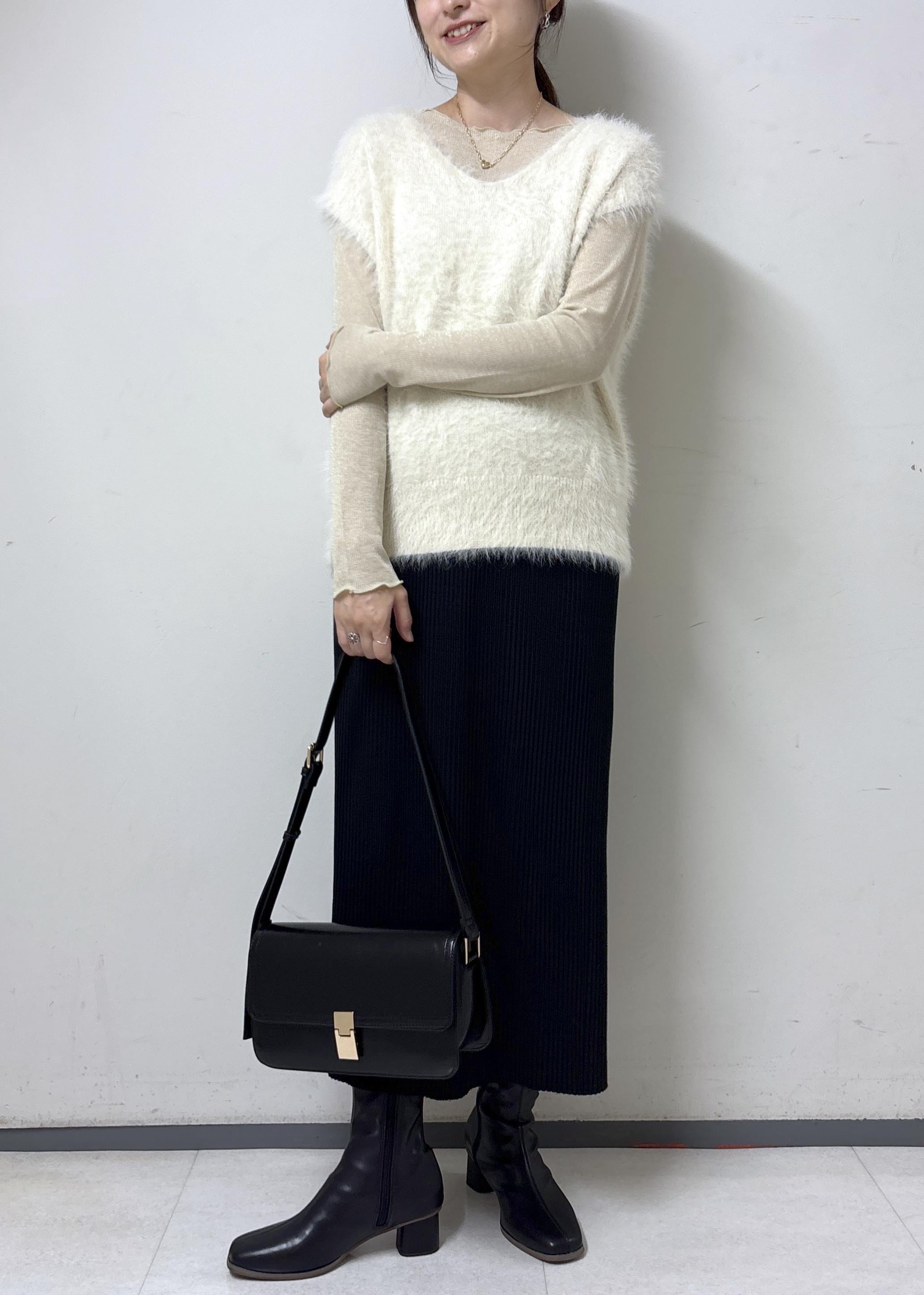 ROPE' PICNICのシャギーニットベストを使ったコーディネートを紹介します。｜Rakuten Fashion(楽天ファッション／旧楽天ブランドアベニュー)6402128