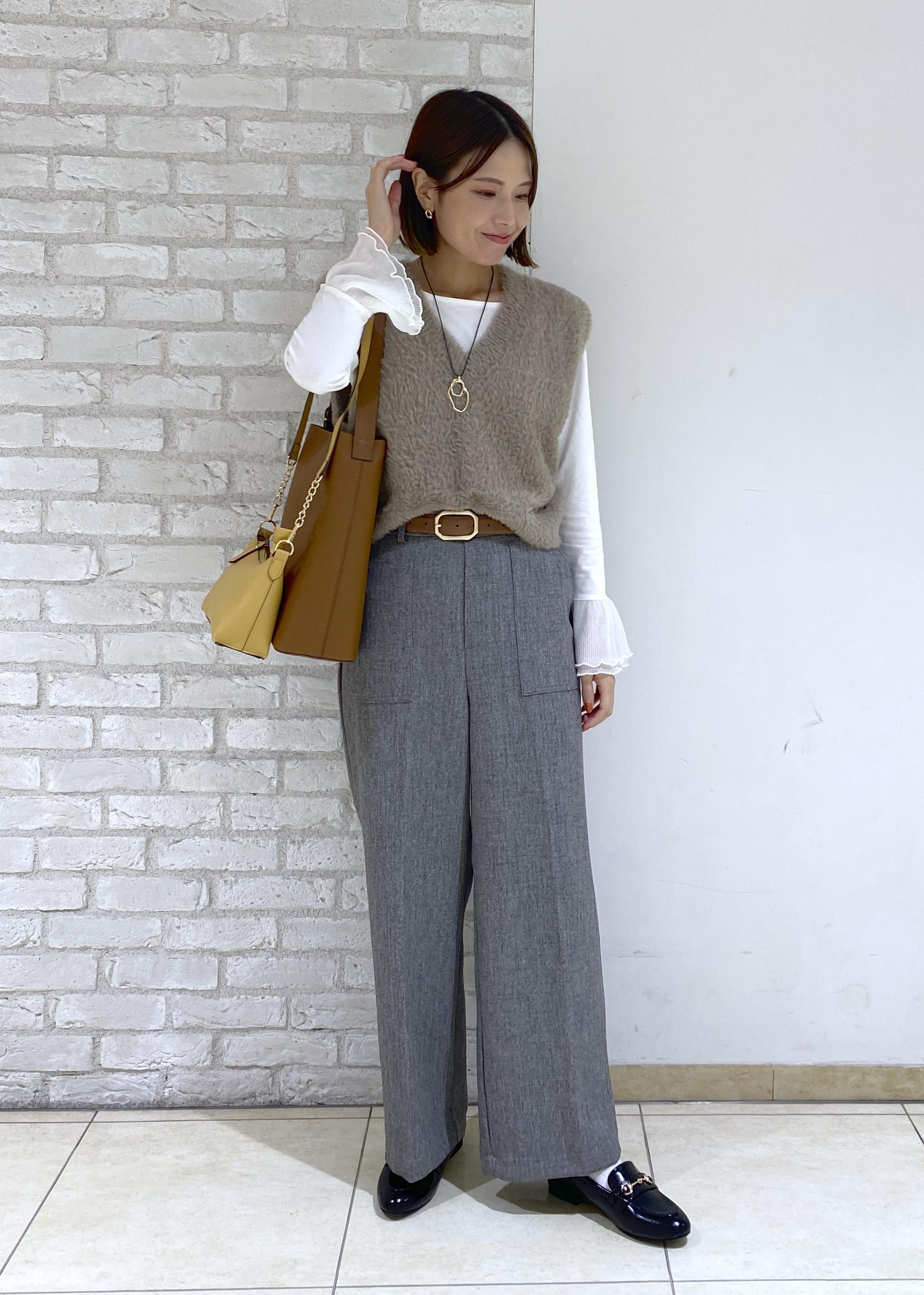 ROPE' PICNICのショートフェザーニットベストを使ったコーディネートを紹介します。｜Rakuten Fashion(楽天ファッション／旧楽天ブランドアベニュー)6402108