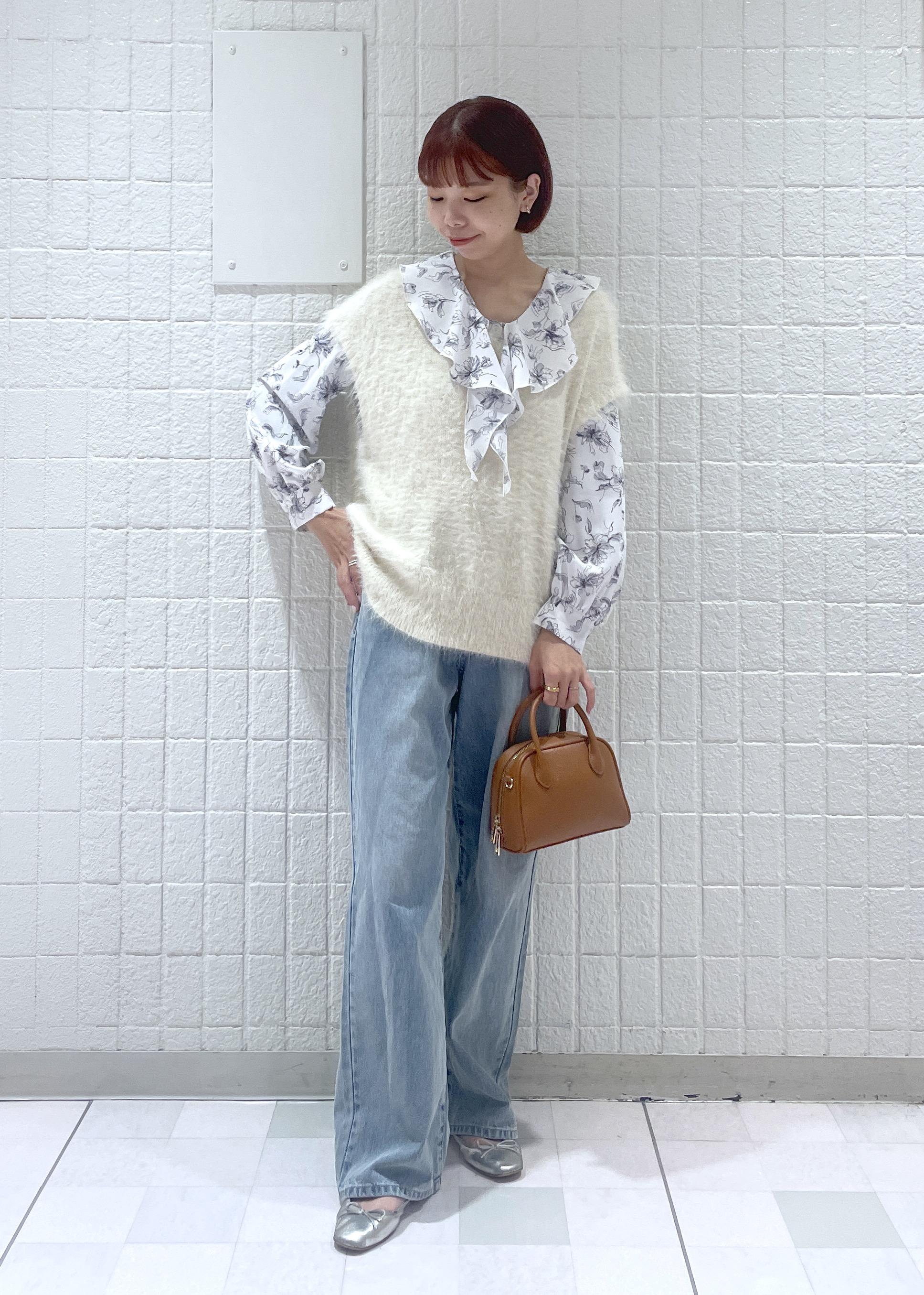 ROPE' PICNICのシャギーニットベストを使ったコーディネートを紹介します。｜Rakuten Fashion(楽天ファッション／旧楽天ブランドアベニュー)6402111