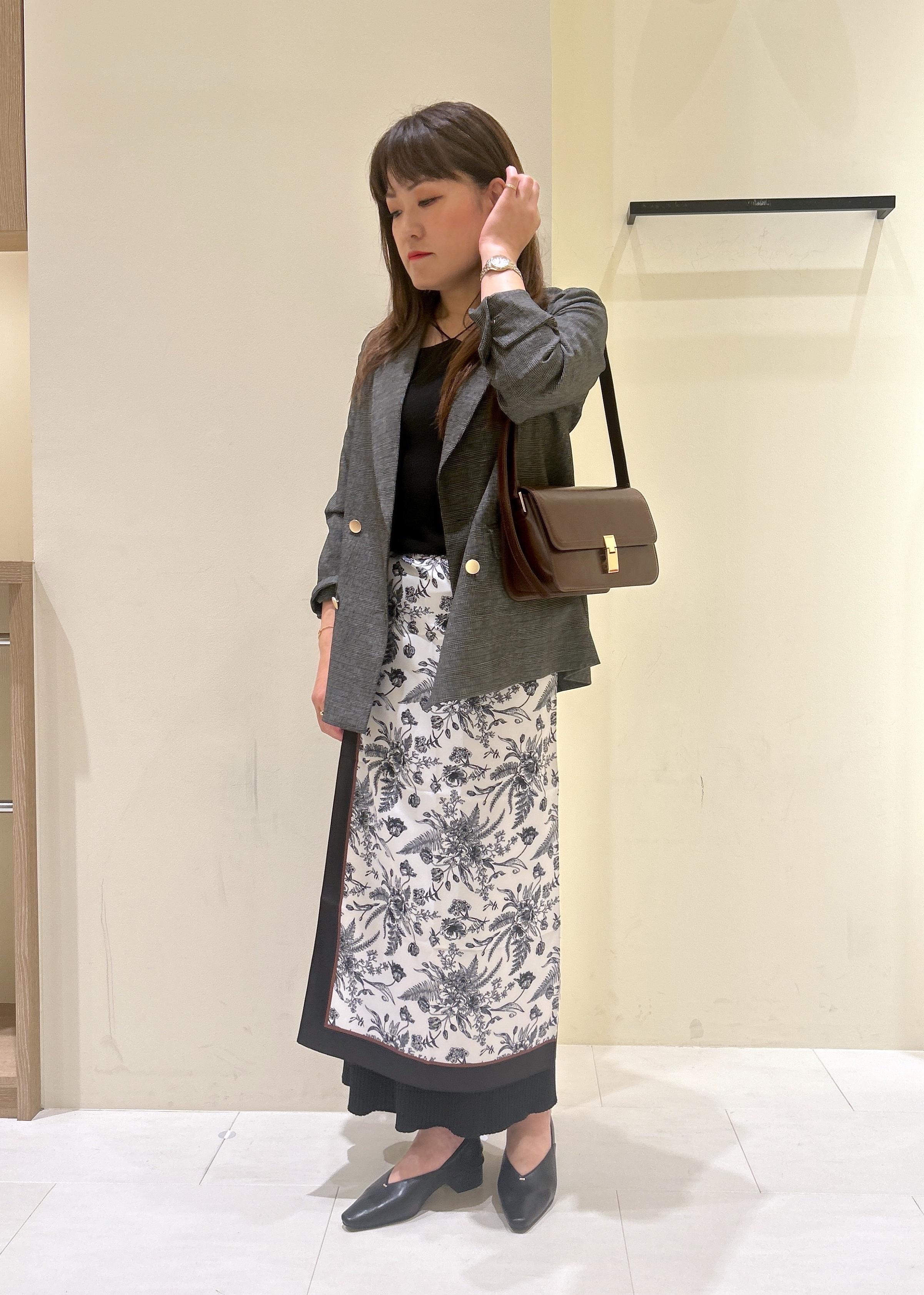 ROPE' PICNICの【WEB限定・ミドル丈】レディハンサムシリーズ ウールライク金ボタンジャケット(半裏地)/通勤対応を使ったコーディネートを紹介します。｜Rakuten Fashion(楽天ファッション／旧楽天ブランドアベニュー)6402195