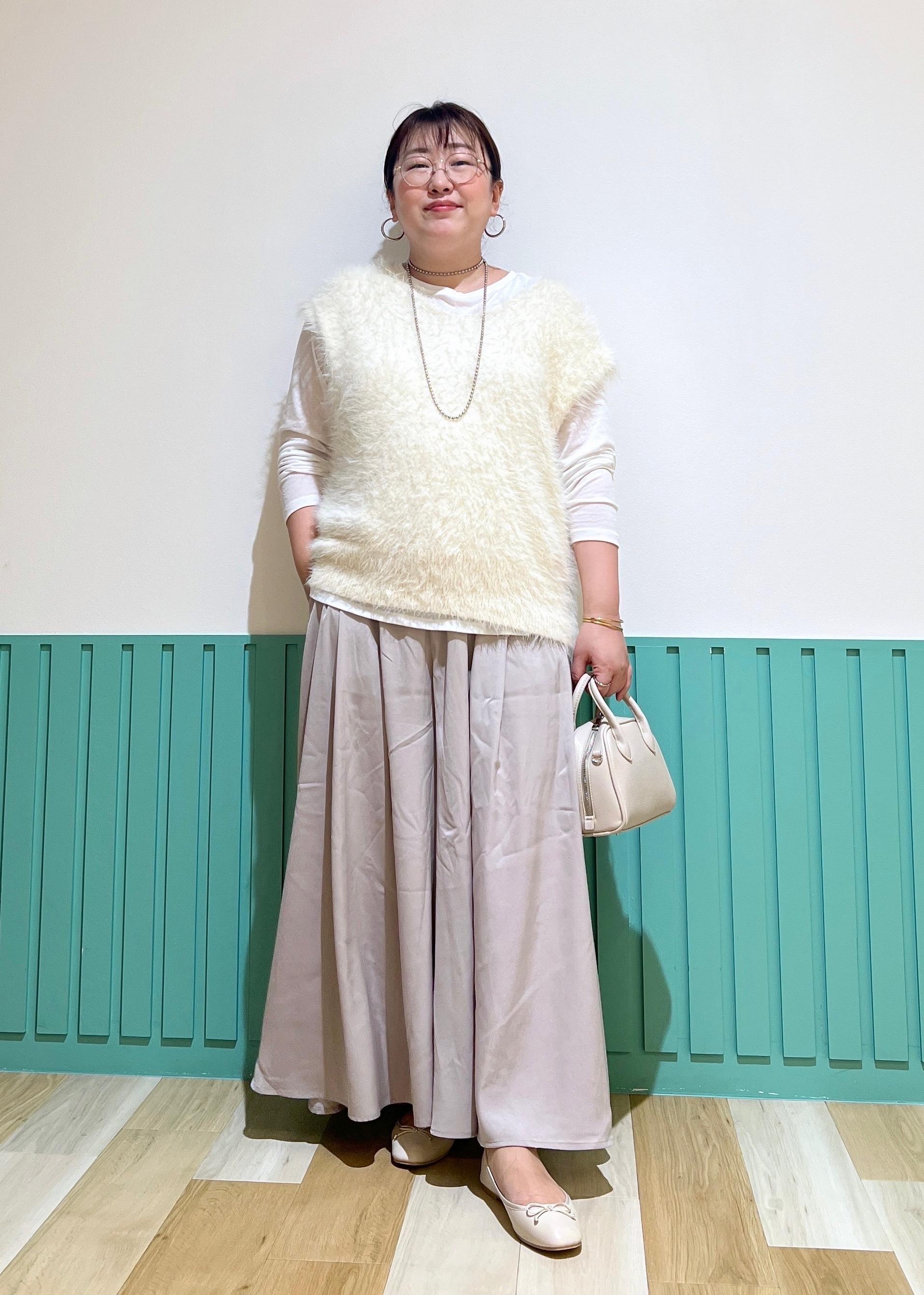 ROPE' PICNICのシャギーニットベストを使ったコーディネートを紹介します。｜Rakuten Fashion(楽天ファッション／旧楽天ブランドアベニュー)6402157