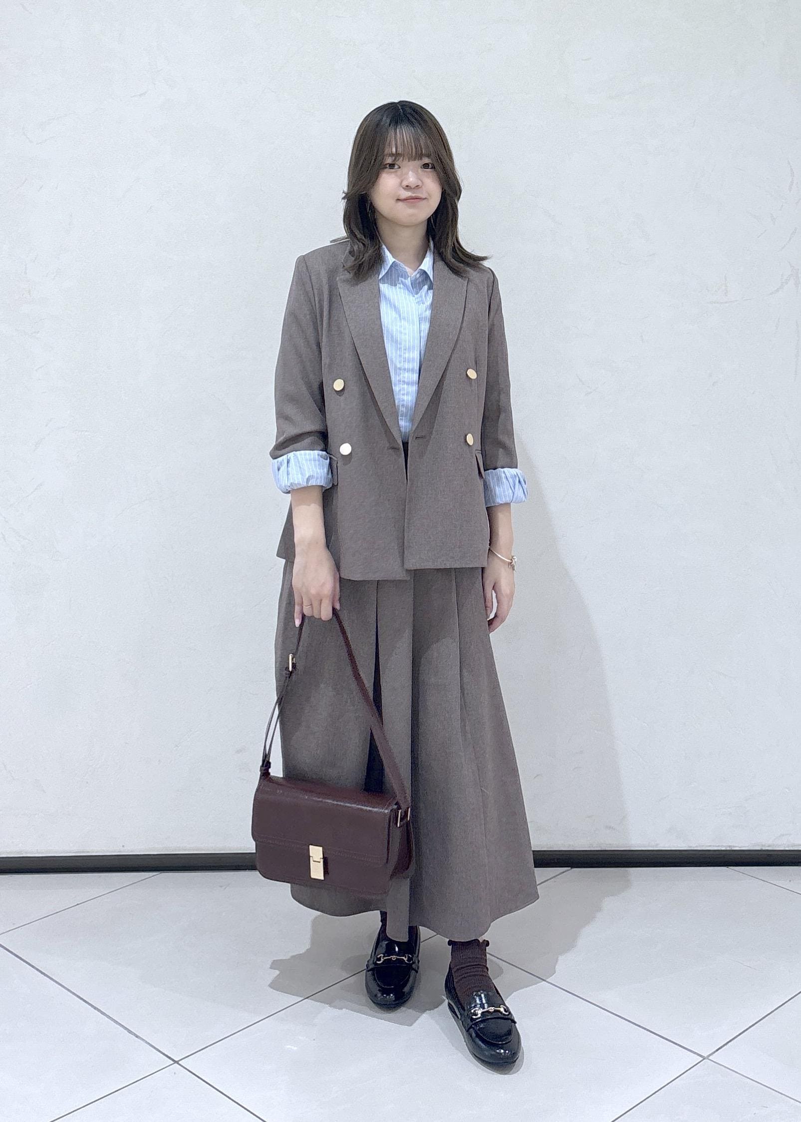 ROPE' PICNICの【低身長・小柄さんサイズ】レディハンサムシリーズ ウールライク金ボタンジャケット(半裏地)を使ったコーディネートを紹介します。｜Rakuten Fashion(楽天ファッション／旧楽天ブランドアベニュー)6402158