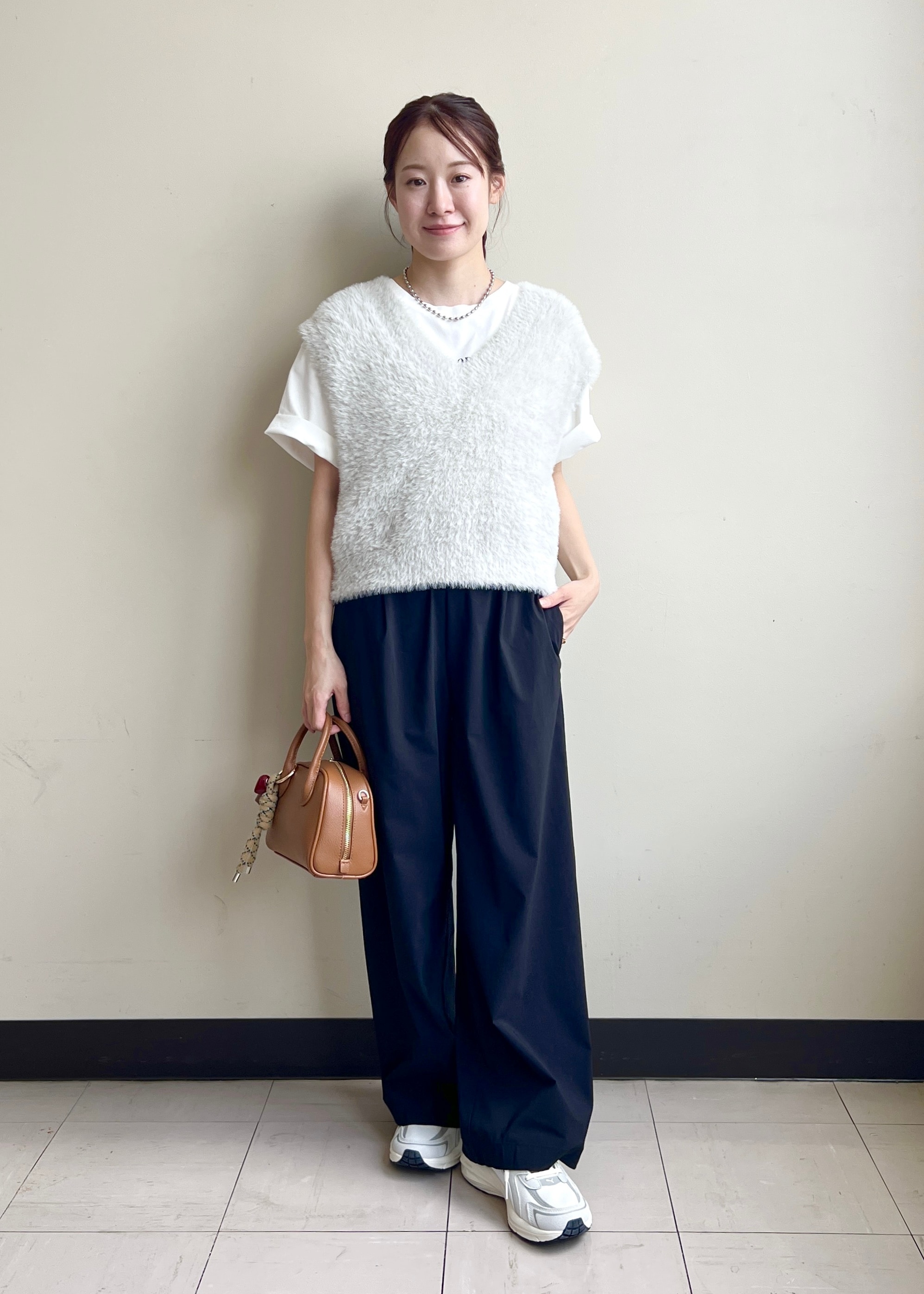 ROPE' PICNICのショートフェザーニットベストを使ったコーディネートを紹介します。｜Rakuten Fashion(楽天ファッション／旧楽天ブランドアベニュー)6403237