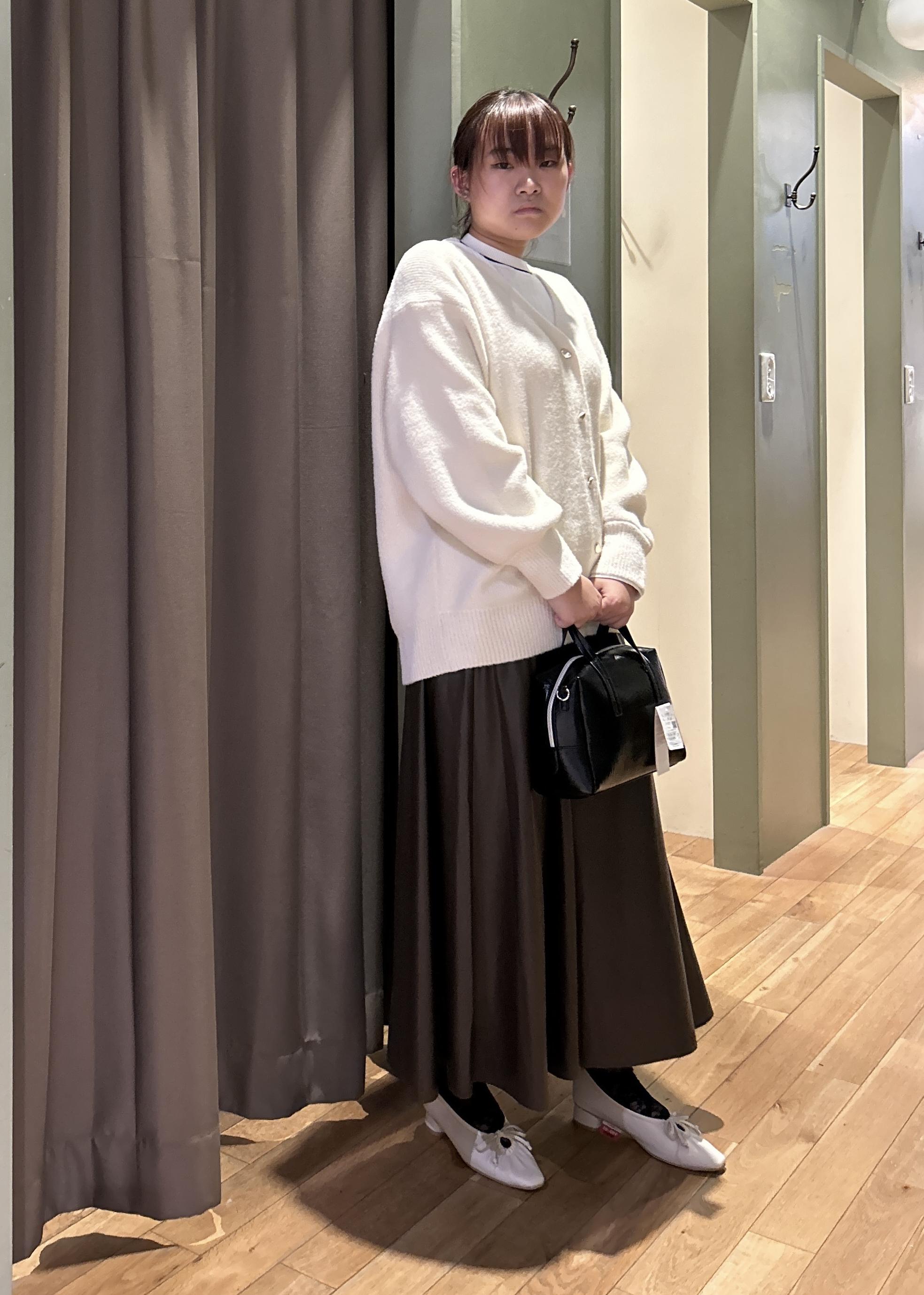 ROPE' PICNICのシルク混ワンポイントニットプルオーバーを使ったコーディネートを紹介します。｜Rakuten Fashion(楽天ファッション／旧楽天ブランドアベニュー)6403313