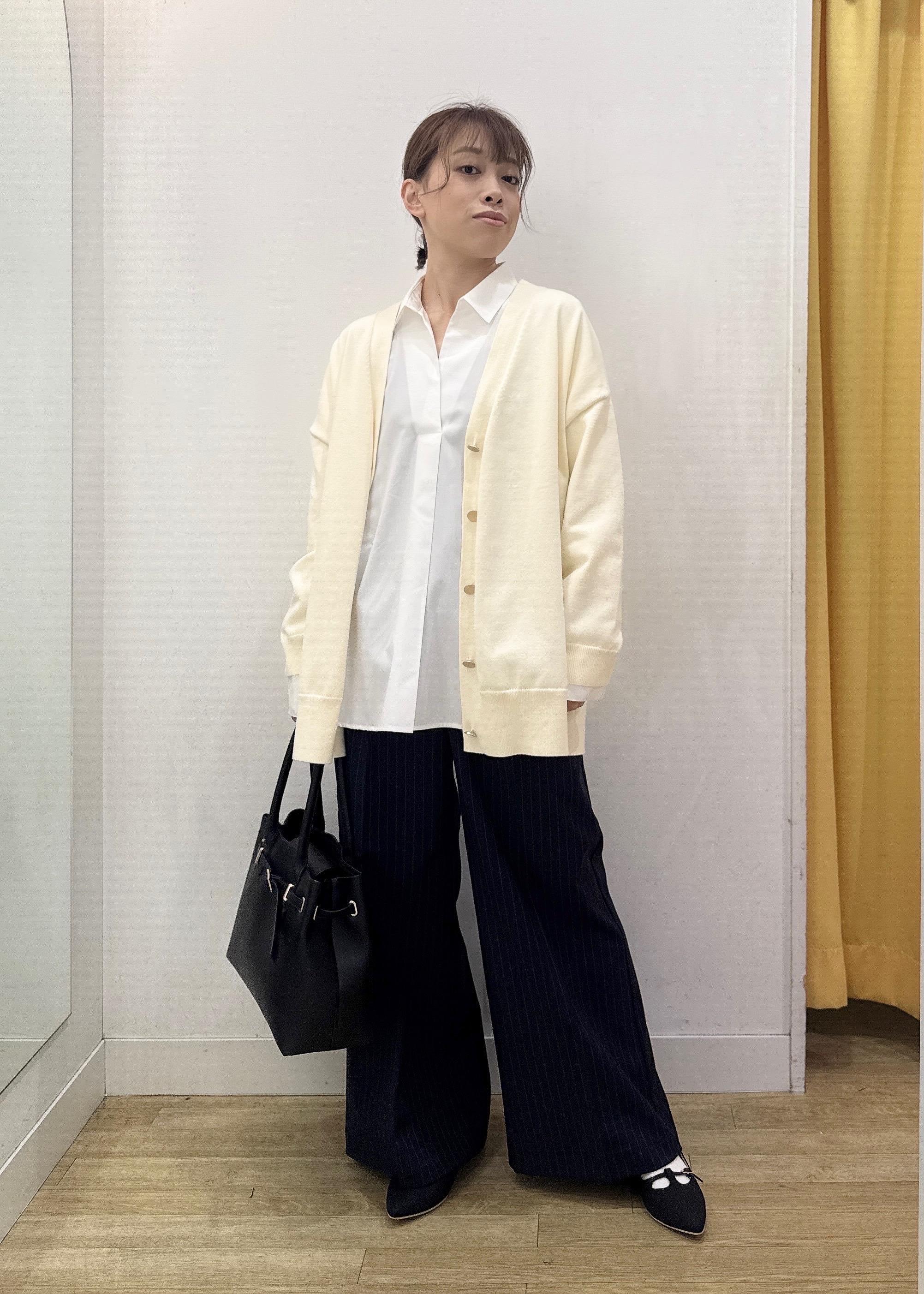 ROPE' PICNICのVネックフォルムカーディガンを使ったコーディネートを紹介します。｜Rakuten Fashion(楽天ファッション／旧楽天ブランドアベニュー)6407449