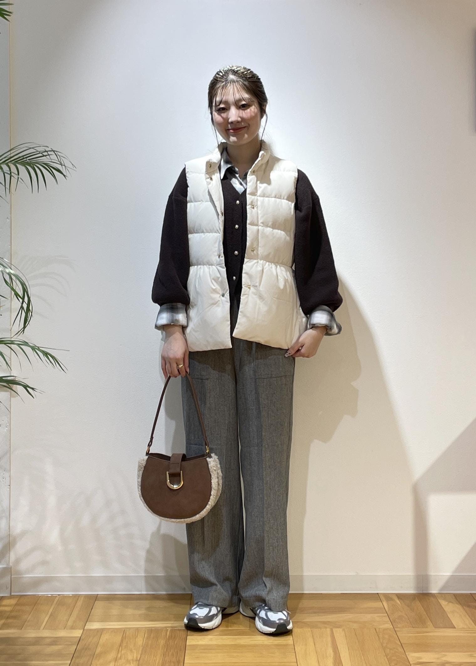 ROPE' PICNICの【GREEN DOWN/グリーンダウン】ペプラムダウンベストを使ったコーディネートを紹介します。｜Rakuten Fashion(楽天ファッション／旧楽天ブランドアベニュー)6407450