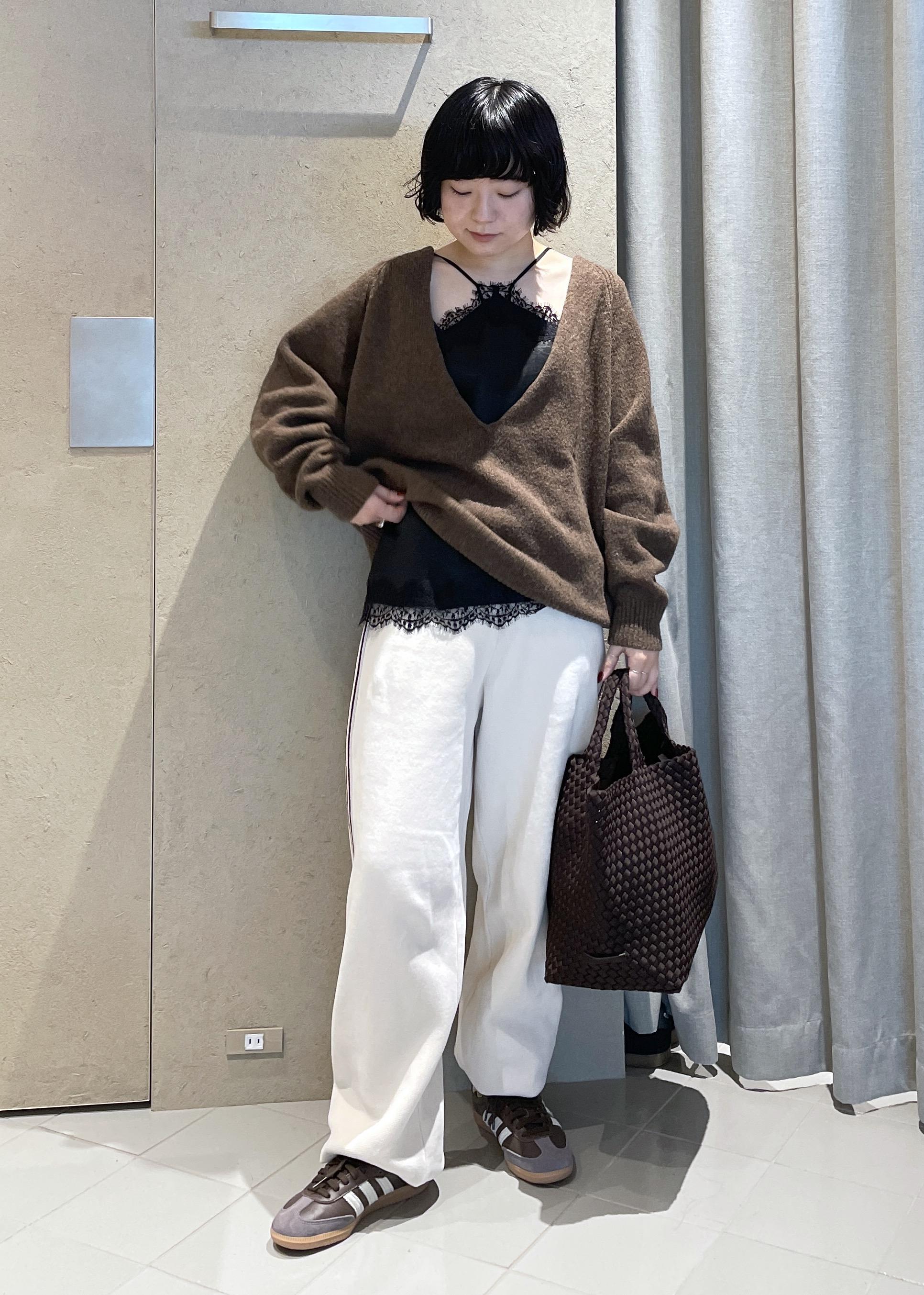 SALON adam et rope'のパンツ-CreamyCotton /クリーミーコットン-を使ったコーディネートを紹介します。｜Rakuten Fashion(楽天ファッション／旧楽天ブランドアベニュー)6409023
