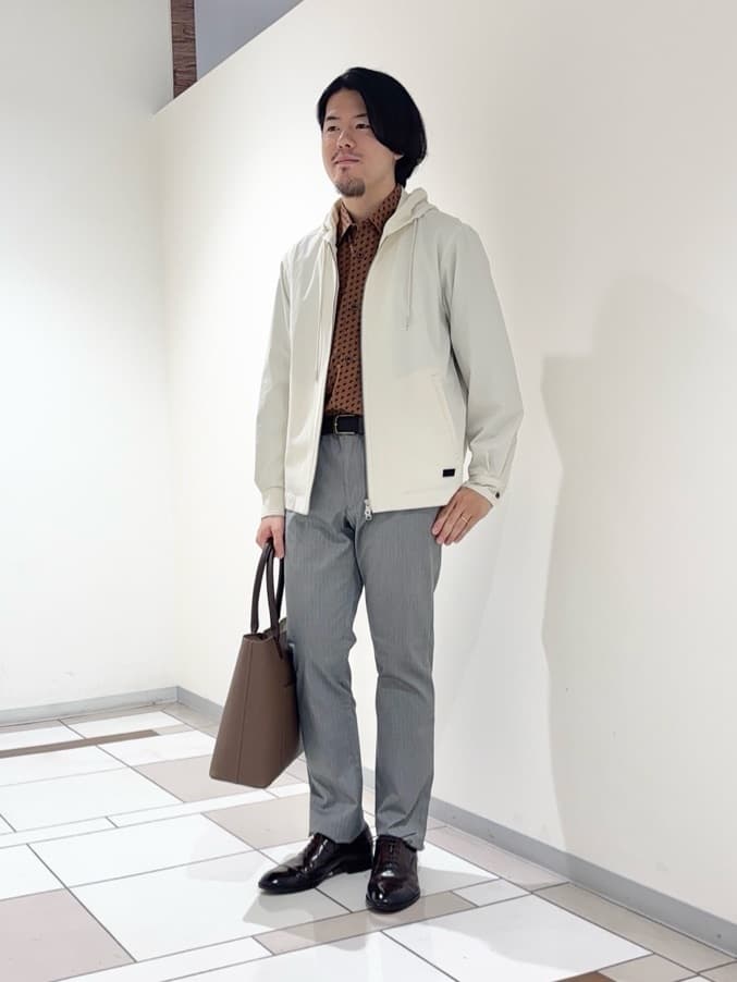 TAKEO KIKUCHIの【3D ナイロン ストレッチ】ジップアップ フードブルゾンを使ったコーディネートを紹介します。｜Rakuten Fashion(楽天ファッション／旧楽天ブランドアベニュー)6314796