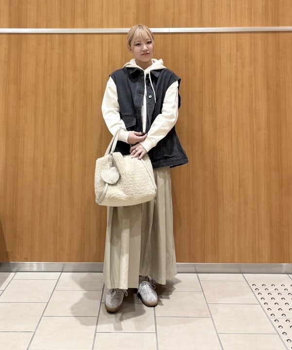 BEAMS HEARTのB-HEART ロゴ フード パーカーを使ったコーディネートを紹介します。｜Rakuten Fashion(楽天ファッション／旧楽天ブランドアベニュー)6317693