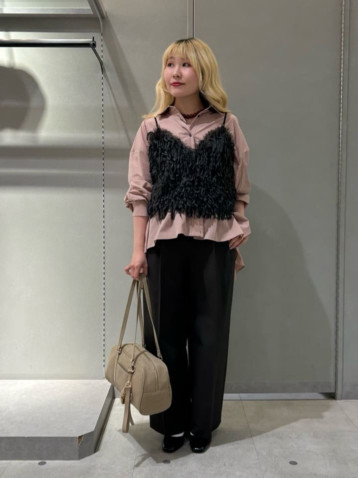 Vinのタックワイドシルエットパンツを使ったコーディネートを紹介します。｜Rakuten Fashion(楽天ファッション／旧楽天ブランドアベニュー)6318460