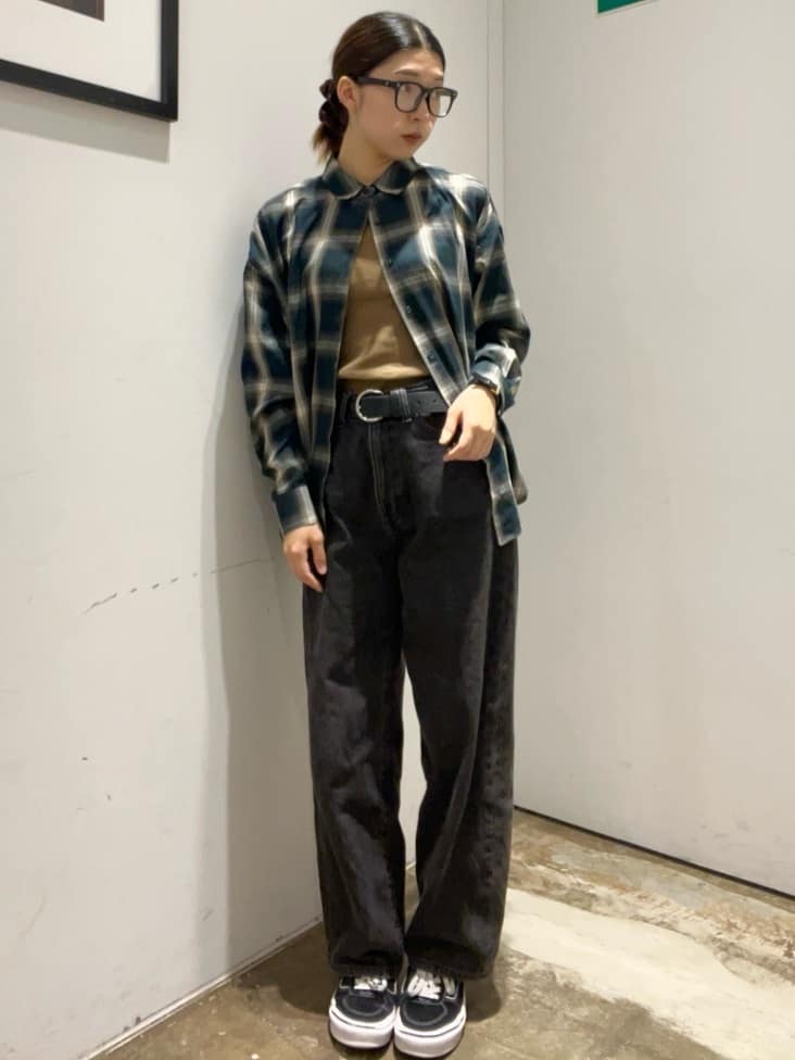 AMERICAN HOLICのカーブデニムを使ったコーディネートを紹介します。｜Rakuten Fashion(楽天ファッション／旧楽天ブランドアベニュー)6320033