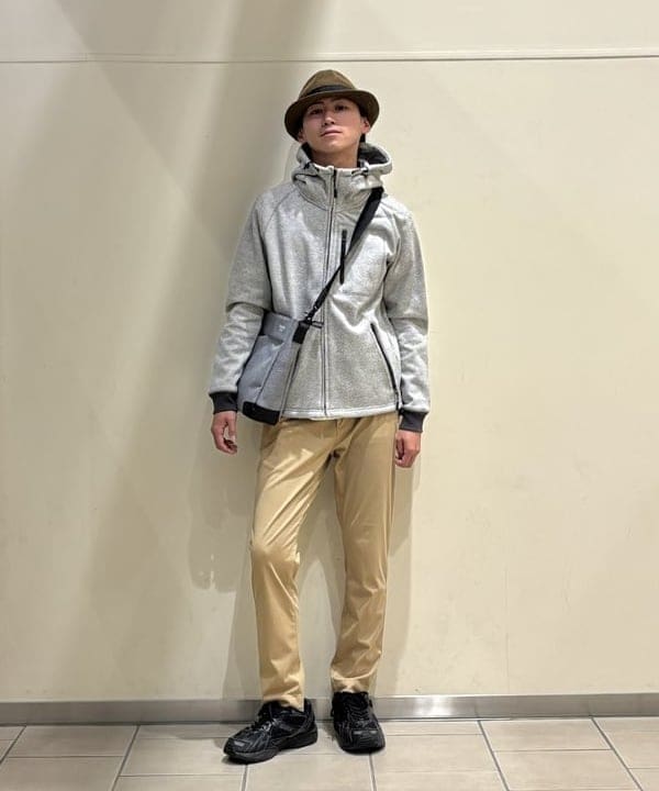 BEAMS HEARTのフィルム フーディー カットソー パーカーを使ったコーディネートを紹介します。｜Rakuten Fashion(楽天ファッション／旧楽天ブランドアベニュー)6320801