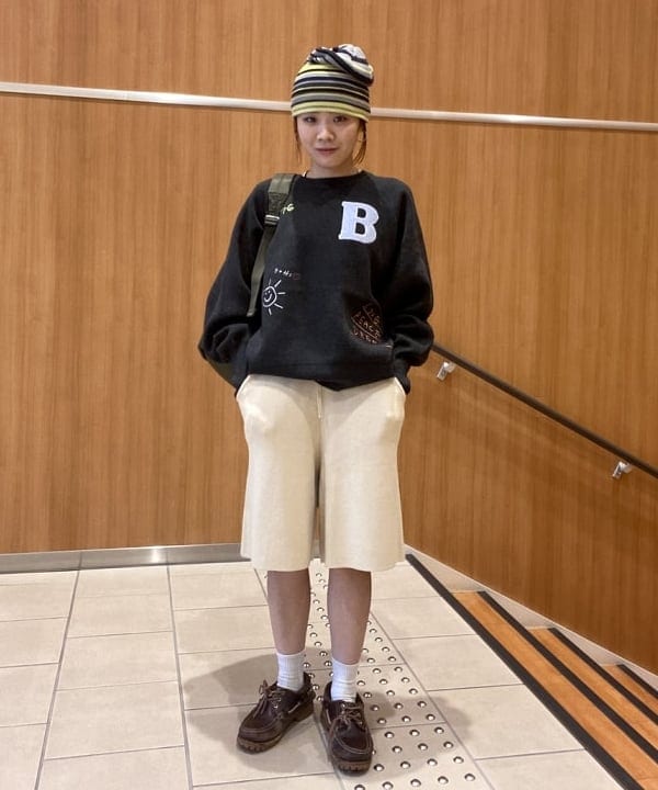 BEAMS HEARTのスウェットライク ロゴ刺繍 ニットを使ったコーディネートを紹介します。｜Rakuten Fashion(楽天ファッション／旧楽天ブランドアベニュー)6320803