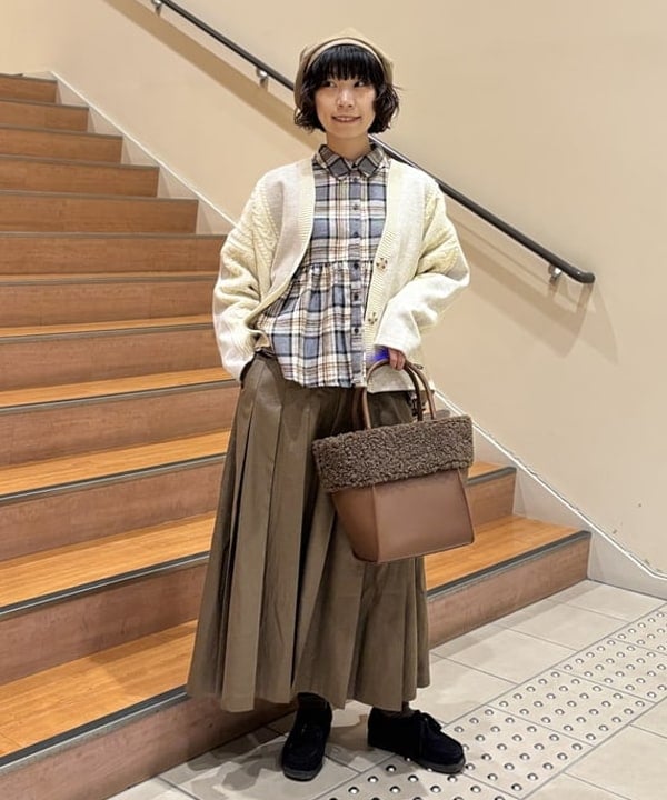 BEAMS HEARTの【手洗い可】ニット * メルトン カットソー コンビ カーディガン 25AW 長袖 レディース 一枚で主役級 オーバーサイズを使ったコーディネートを紹介します。｜Rakuten Fashion(楽天ファッション／旧楽天ブランドアベニュー)6322627