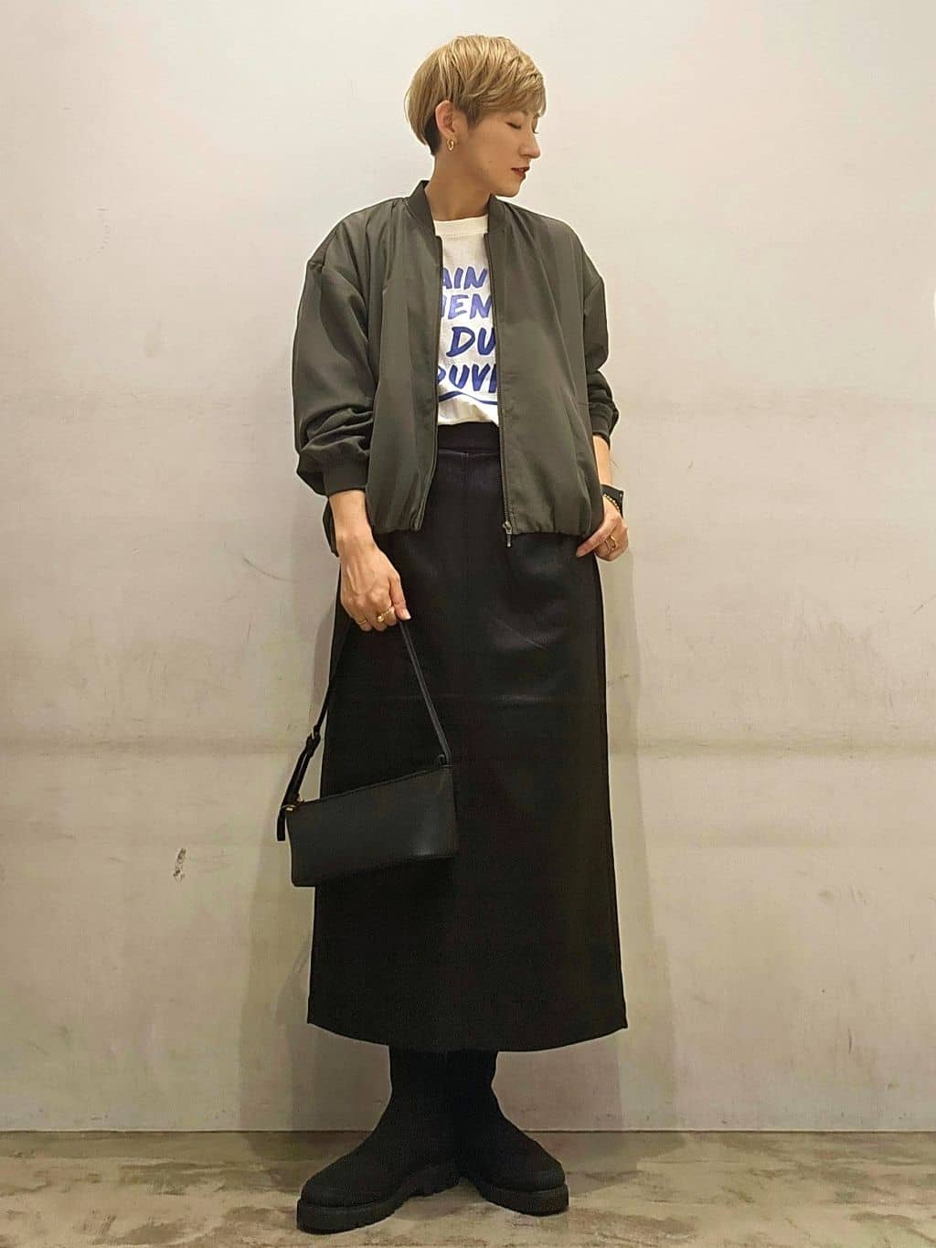 AMERICAN HOLICのフェイクレザーダンボールスカートを使ったコーディネートを紹介します。｜Rakuten Fashion(楽天ファッション／旧楽天ブランドアベニュー)6324355
