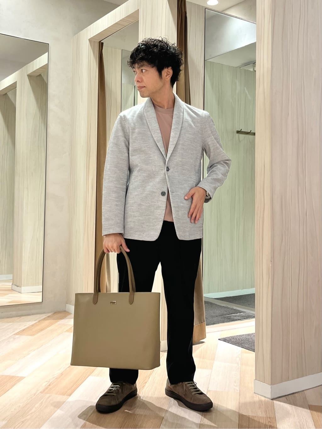 TAKEO KIKUCHIの【尾州織】ショールカラー カーディガンを使ったコーディネートを紹介します。｜Rakuten Fashion(楽天ファッション／旧楽天ブランドアベニュー)6325118