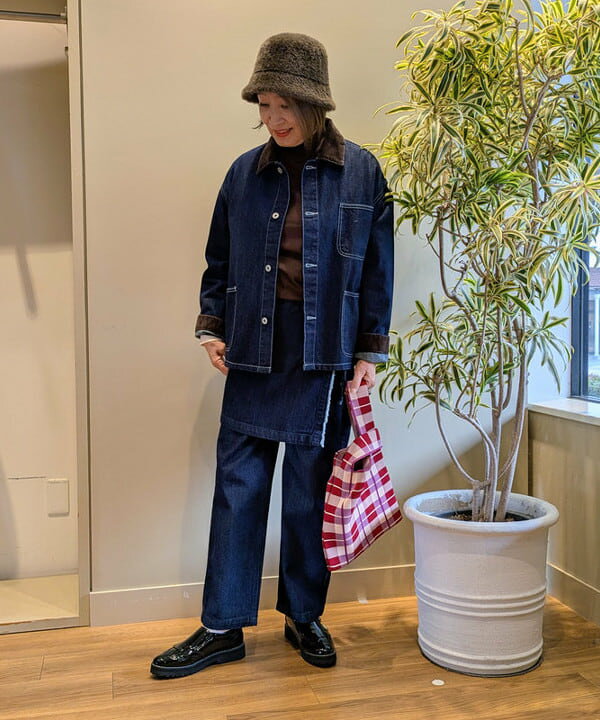 BEAMS HEARTの襟 コーデュロイ カバーオール ジャケット 25AW 秋 ライトアウター レディースを使ったコーディネートを紹介します。｜Rakuten Fashion(楽天ファッション／旧楽天ブランドアベニュー)6326649