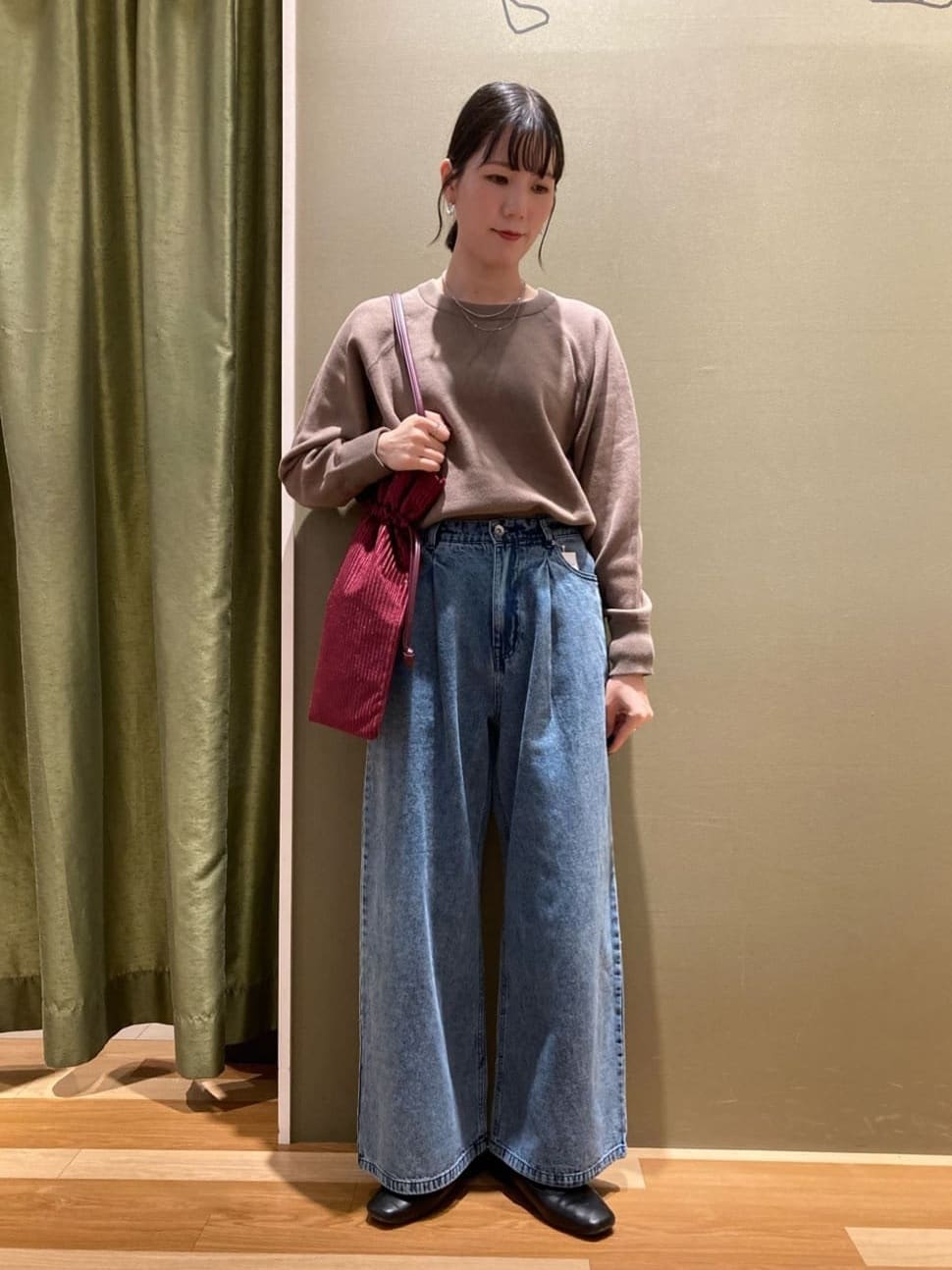 AMERICAN HOLICのソフトコットンスウェットライクニットトップスを使ったコーディネートを紹介します。｜Rakuten Fashion(楽天ファッション／旧楽天ブランドアベニュー)6326675