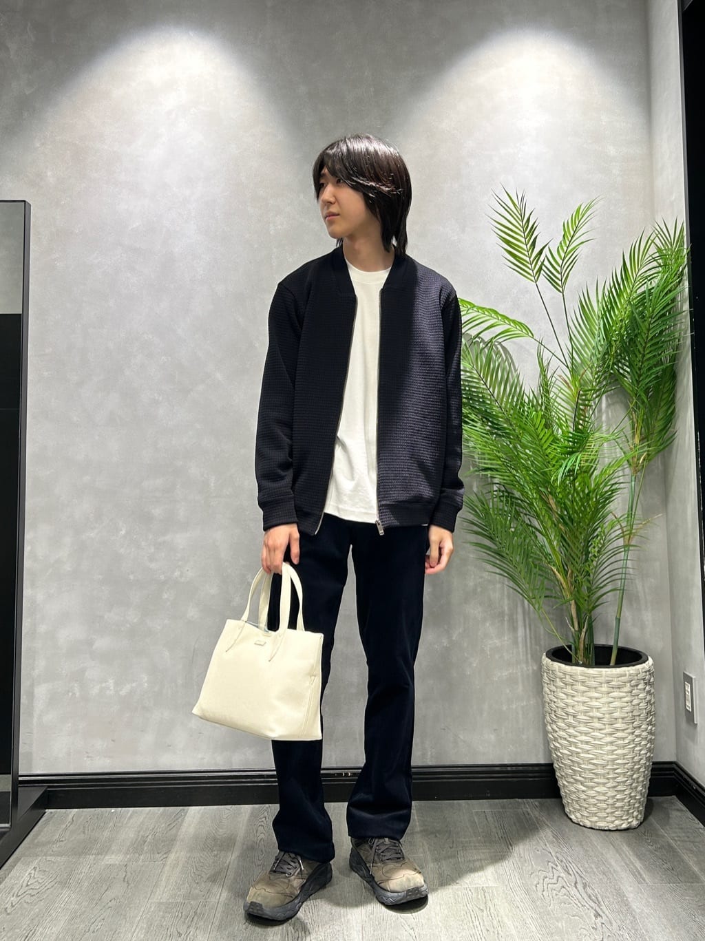 TAKEO KIKUCHIのニットライクジャージ ブルゾンを使ったコーディネートを紹介します。｜Rakuten Fashion(楽天ファッション／旧楽天ブランドアベニュー)6327377