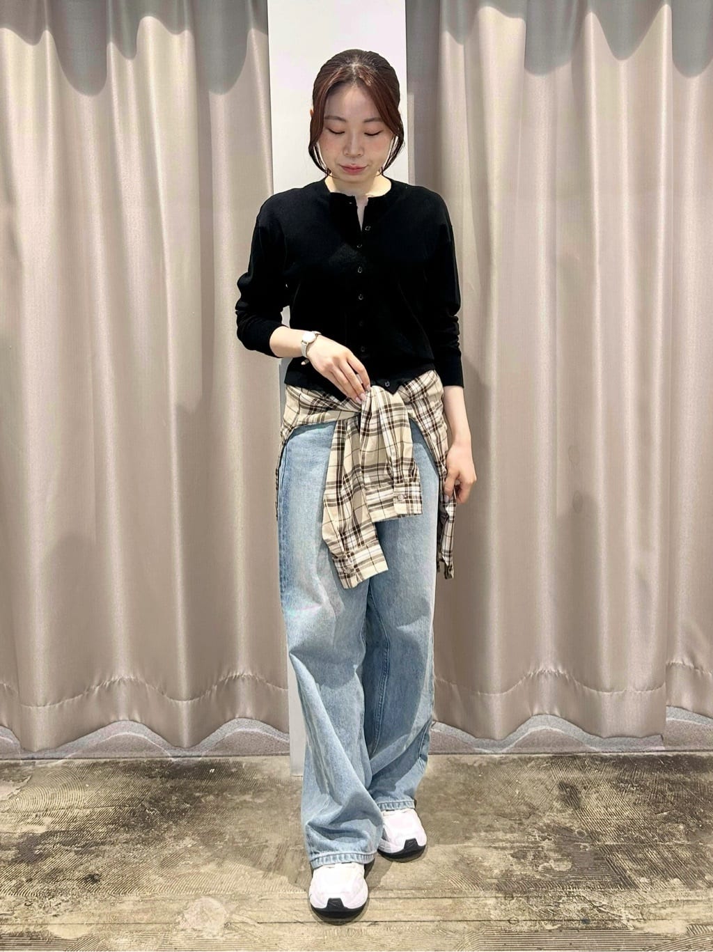 AMERICAN HOLICのソフトコットンクルーネックカーディガンを使ったコーディネートを紹介します。｜Rakuten Fashion(楽天ファッション／旧楽天ブランドアベニュー)6327844