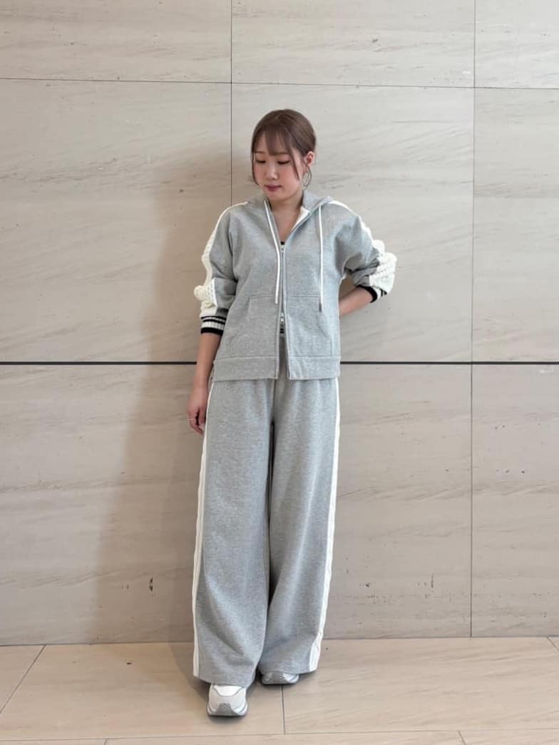 Vinの異素材ドッキングスウェットパンツを使ったコーディネートを紹介します。｜Rakuten Fashion(楽天ファッション／旧楽天ブランドアベニュー)6327695