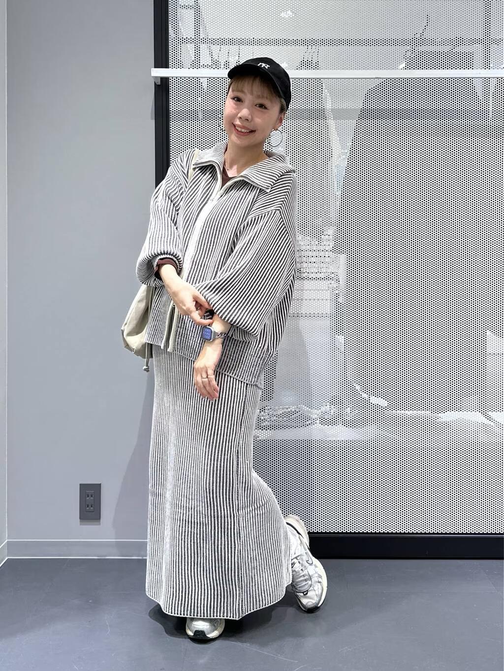 LAKOLEの配色ZIPカーディガンを使ったコーディネートを紹介します。｜Rakuten Fashion(楽天ファッション／旧楽天ブランドアベニュー)6328229