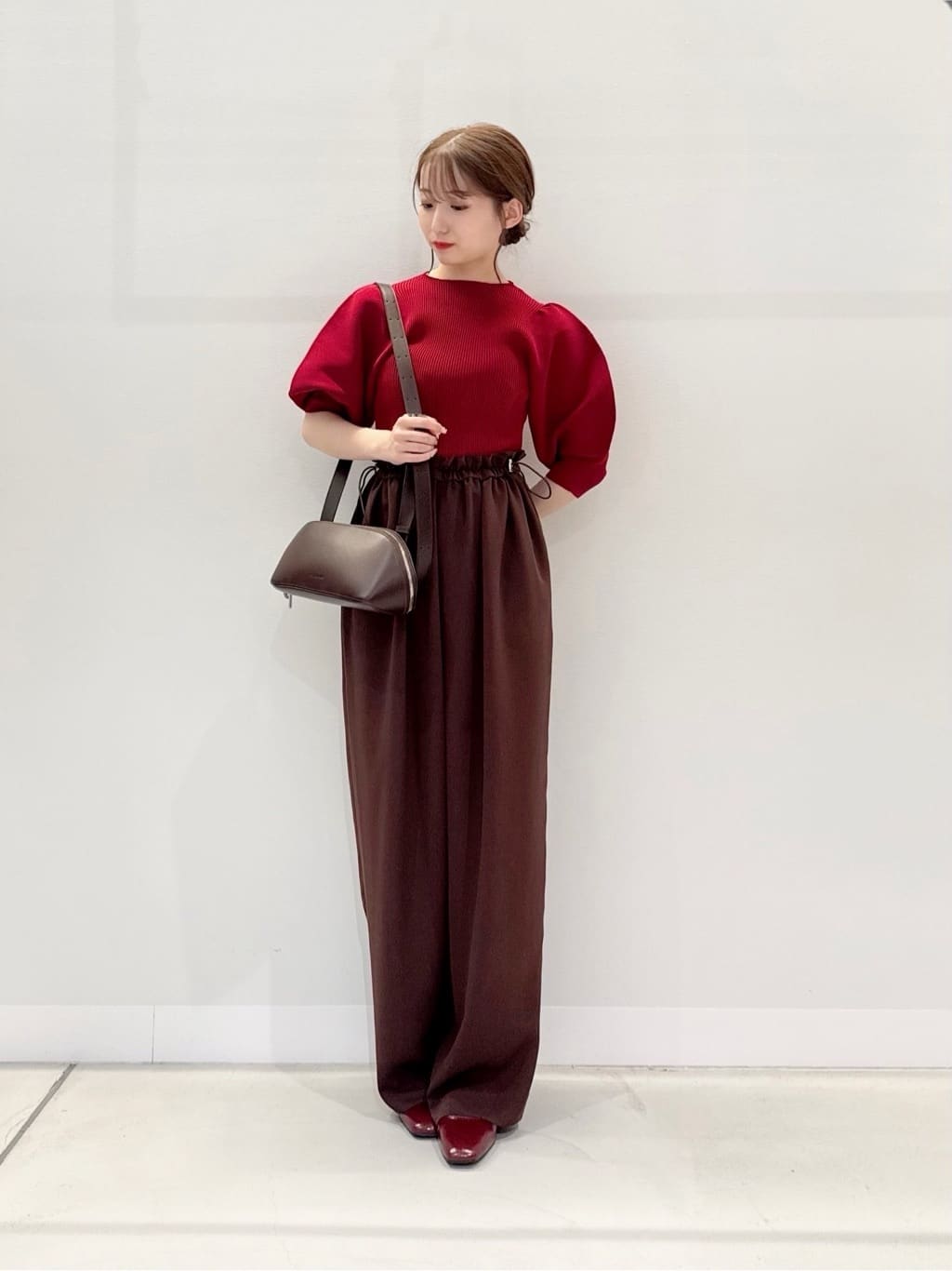 LASUDのパフスリーブリブニットトップスを使ったコーディネートを紹介します。｜Rakuten Fashion(楽天ファッション／旧楽天ブランドアベニュー)6329332