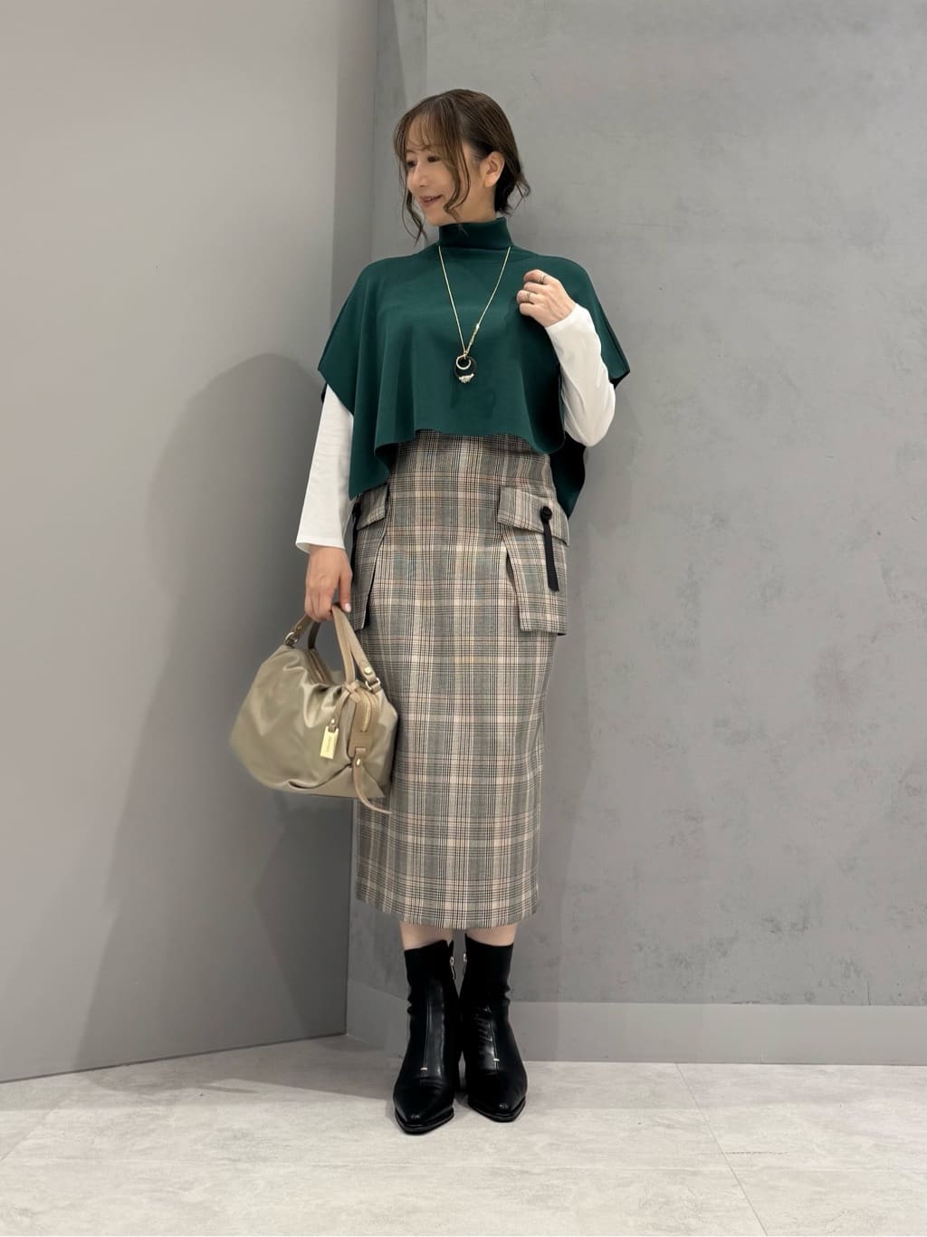 Vinのフラシポケットチェックナロースカートを使ったコーディネートを紹介します。｜Rakuten Fashion(楽天ファッション／旧楽天ブランドアベニュー)6329407