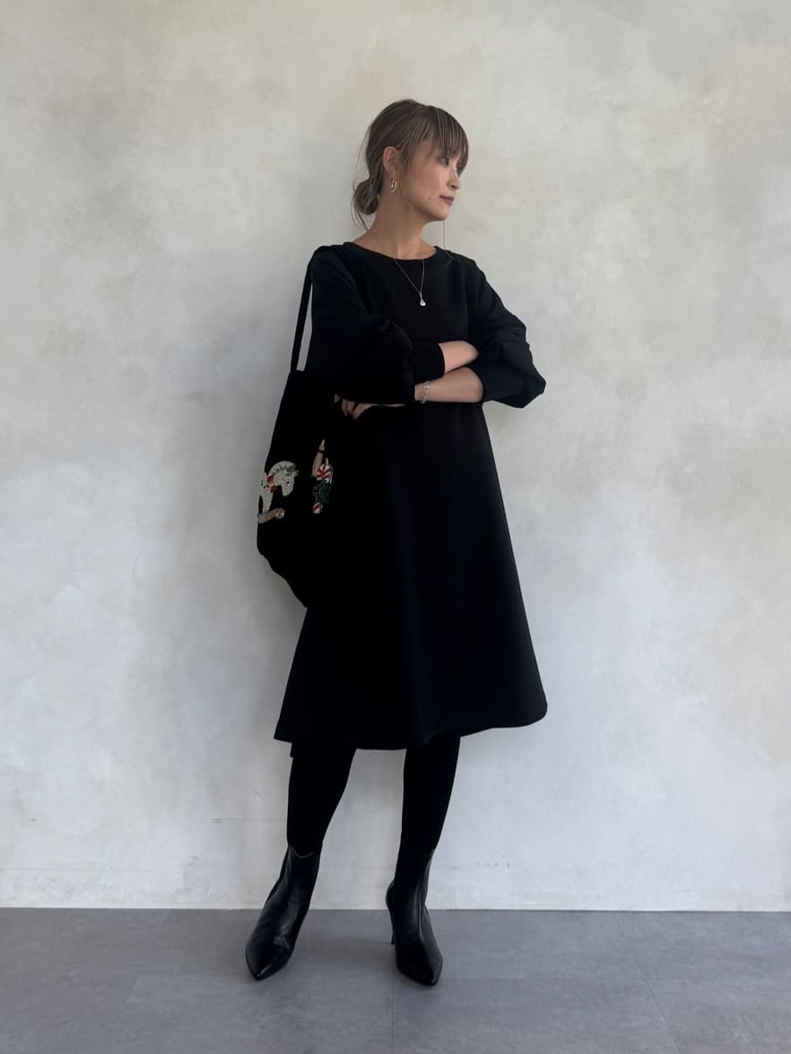 BEARDSLEYの袖パフダンボールワンピースを使ったコーディネート